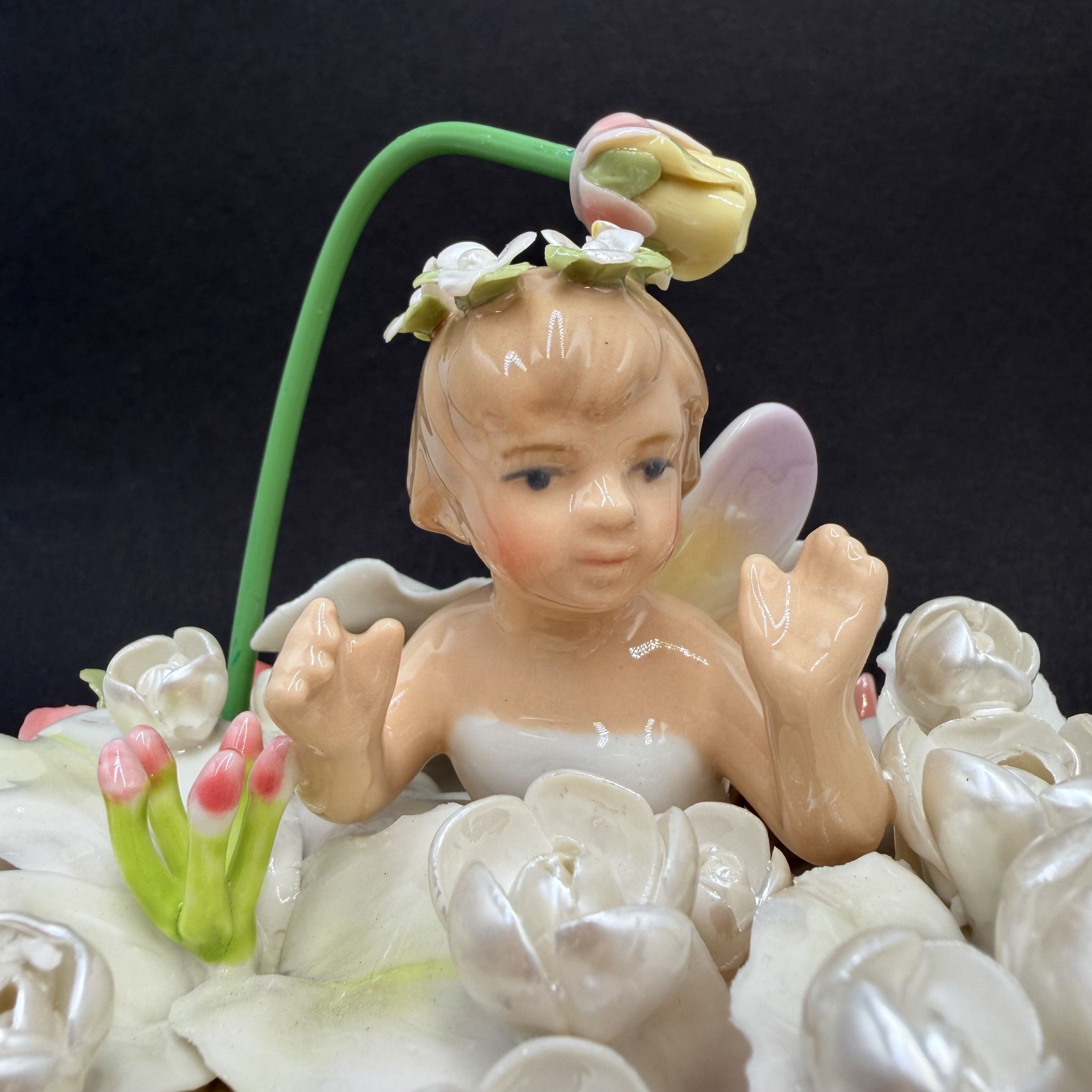 Vintage Pavone Musical Fairy Porcelain Flower Bath Music Box Size ONE SIZE - 7 Thumbnail