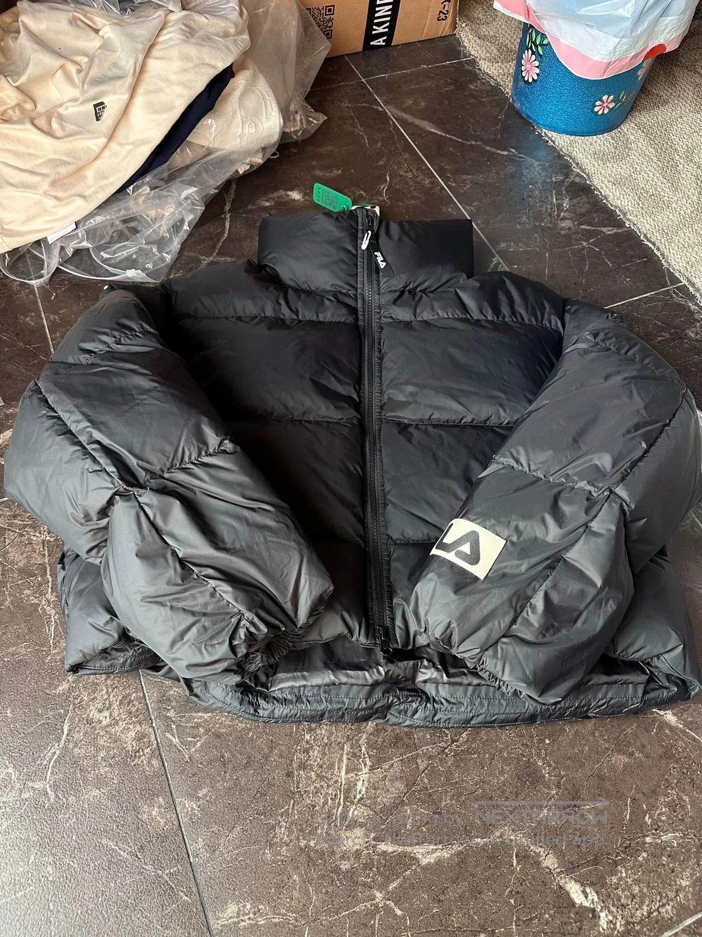 Fila FILA 22FW Solid Cuff Logo Zip Short Puffer. Size XS / US 0-2 / IT 36-38 - 1 Thumbnail