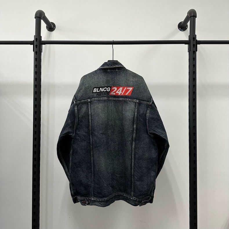 Balenciaga Balenciaga FW20 24/7 NEWS NEWS embroidered logo denim jacke Size US S / EU 44-46 / 1 - 2 Thumbnail