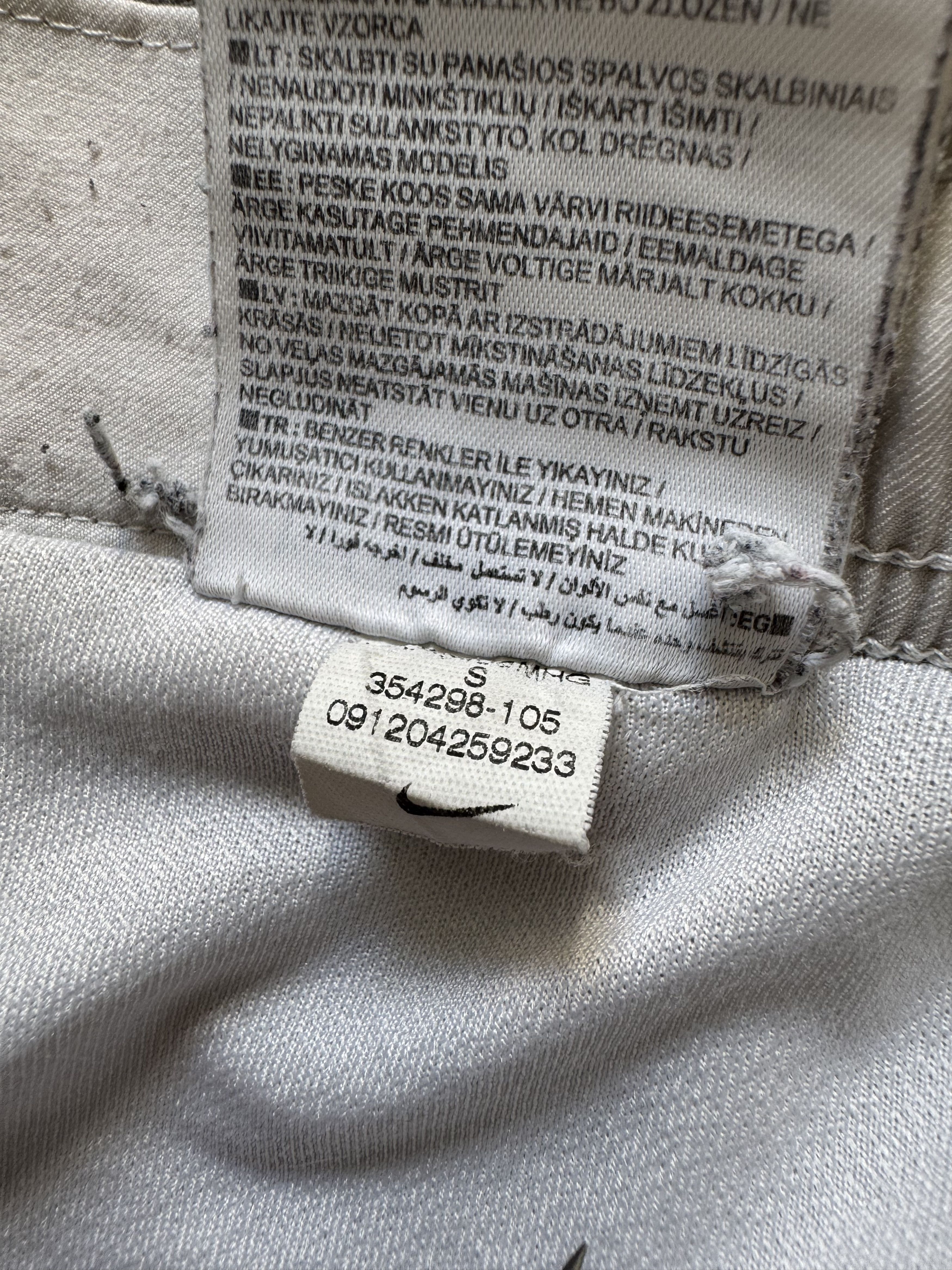 Nike Vintage Y2K Nike Juventus Shorts Size S Size US 30 / EU 46 - 10 Thumbnail