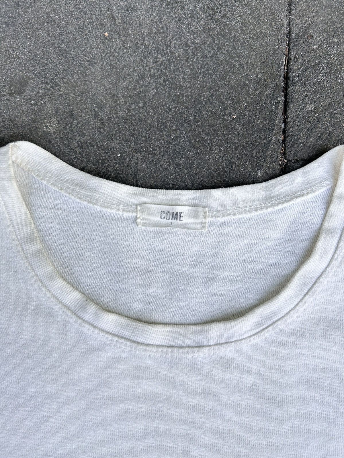 Band Tees Very Rare Oasis Band Tee Globe Design Size US XL / EU 56 / 4 - 4 Thumbnail