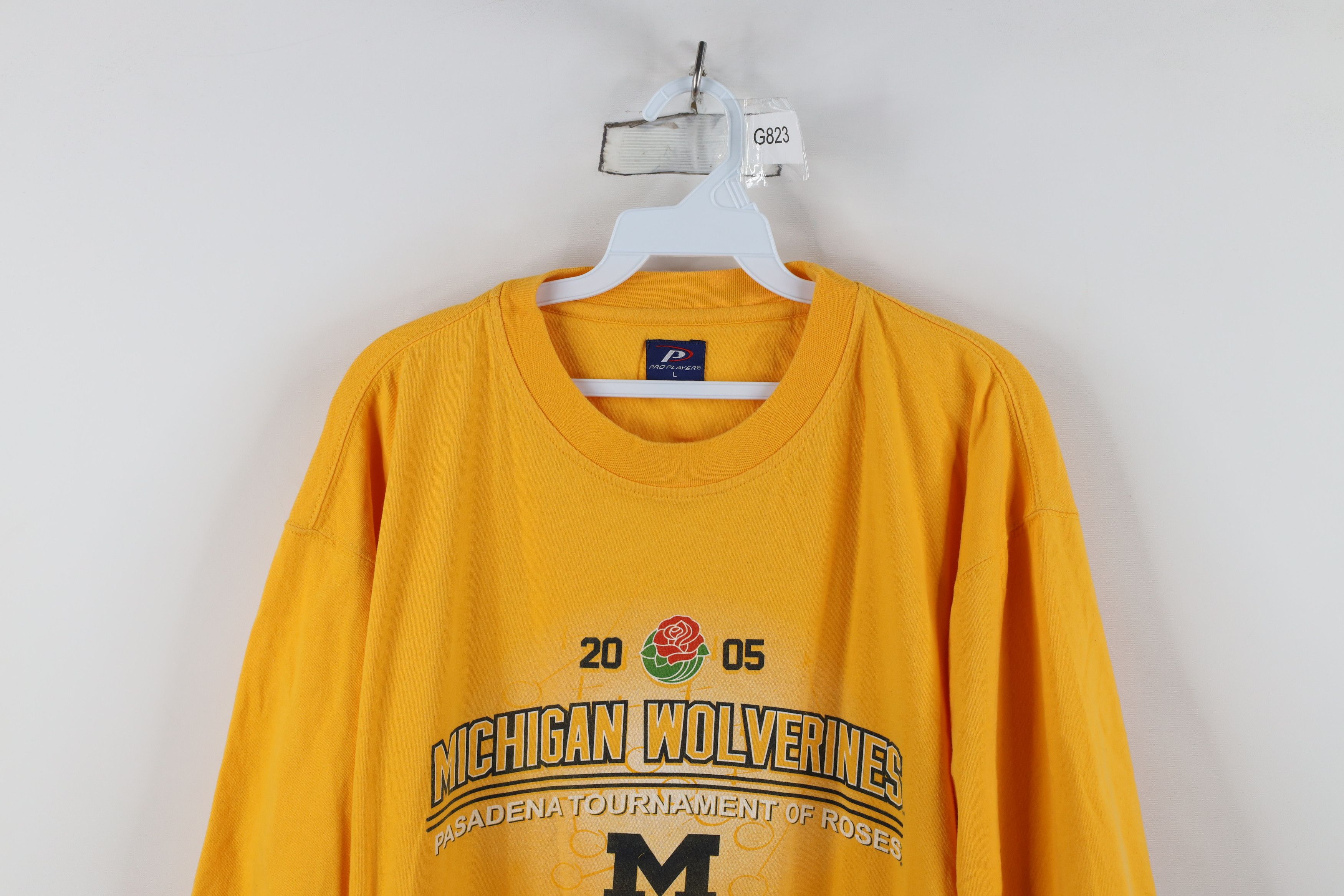 Vintage Vintage Y2K 2005 University of Michigan Football T-Shirt Size US L / EU 52-54 / 3 - 2 Thumbnail