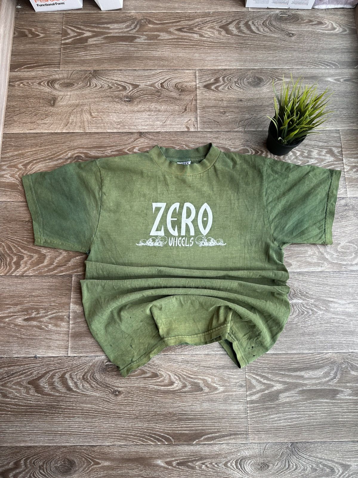 Zero Skateboards 🔥 RARE Zero Skateboarding Logo Faded Vintage Logo T Shirt Size US L / EU 52-54 / 3 - 1 Thumbnail