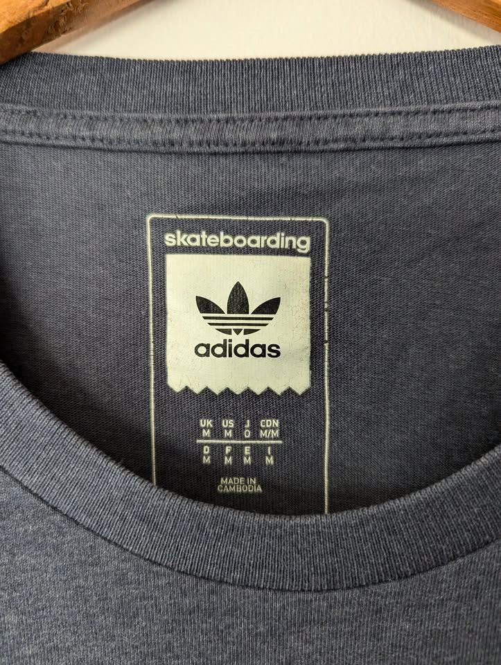 Adidas ADIDAS SKATEBOARDING BLUE T-SHIRT - SURF SKATE - VINTAGE Size US M / EU 48-50 / 2 - 5 Thumbnail
