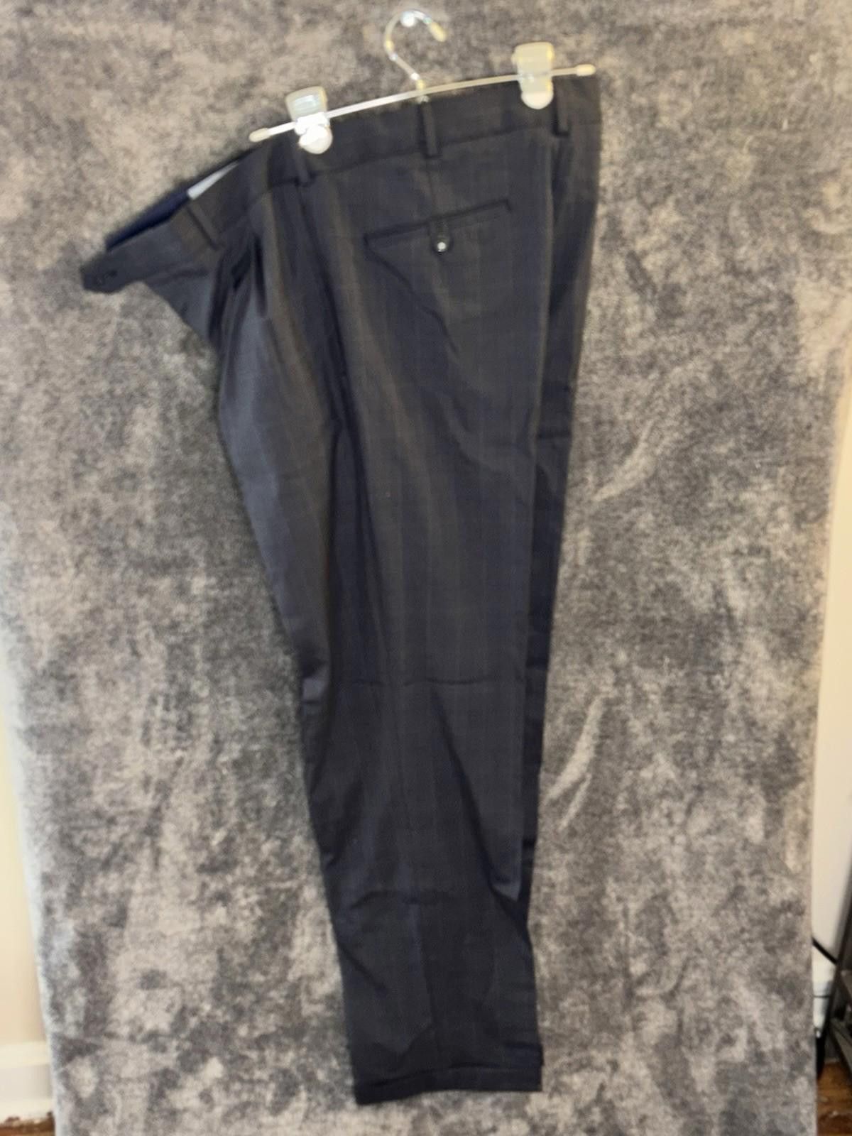 Old Navy Roundtree & Yorke 34x32 Navy Pinstripe Pleated Pants Size US 34 / EU 50 - 5 Thumbnail