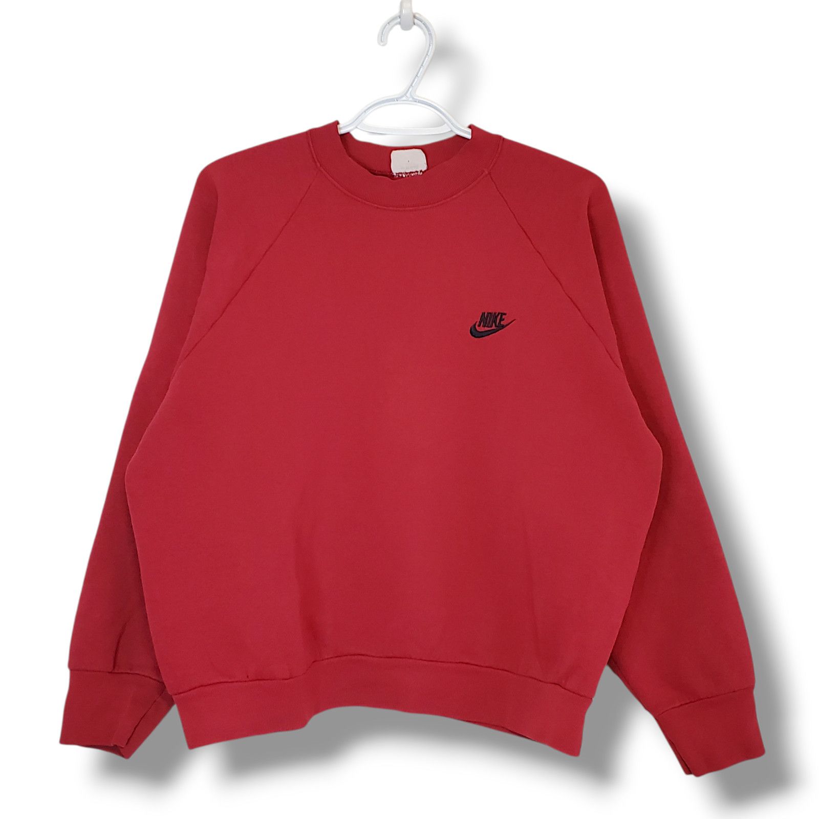 Nike Vintage 90s Nike Logo Crewneck Sweater Red Size M Size US M / EU 48-50 / 2 - 1 Thumbnail