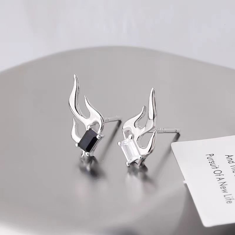 Jewelry × Sterling Silver Fire Retro Earrings One Pairs Chrome Jewelry Size ONE SIZE - 2 Thumbnail