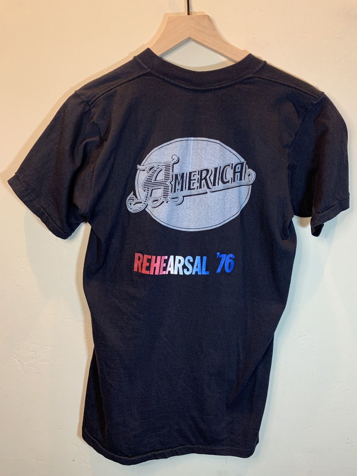 Band Tees × Vintage *RARE* Vintage 1976 America Pirate Sounds Studio Art T-Shirt Size US M / EU 48-50 / 2 - 2 Thumbnail