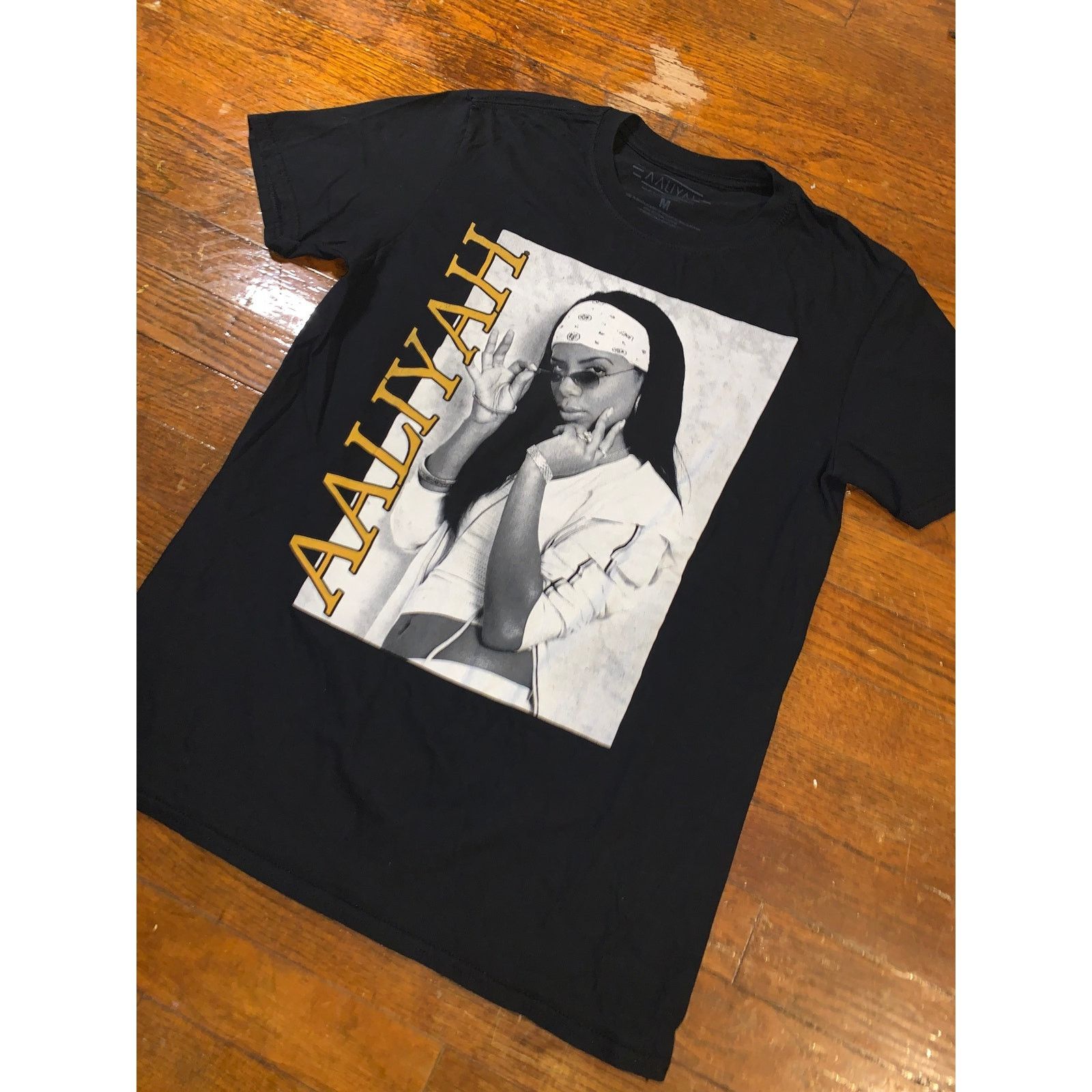 Other × Rap Tees Aaliyah Portrait T Shirt Black Gold Graphic M R&B Rap Tee Size US M / EU 48-50 / 2 - 3 Thumbnail