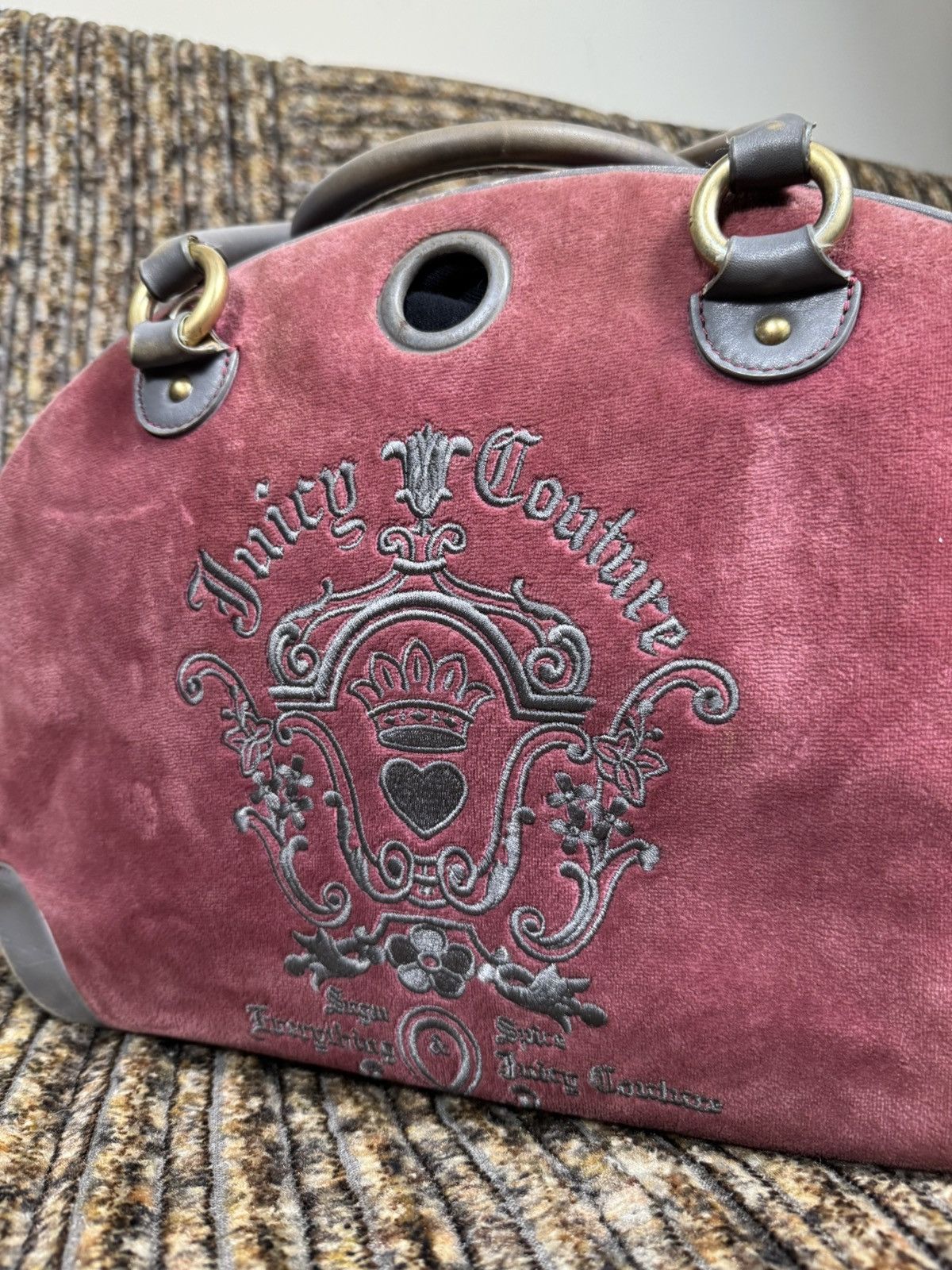 Juicy Couture Jeans VTG JUICY COUTURE RARE Y2K Pink Velvet Pet Carrier Handbag Size ONE SIZE - 2 Thumbnail