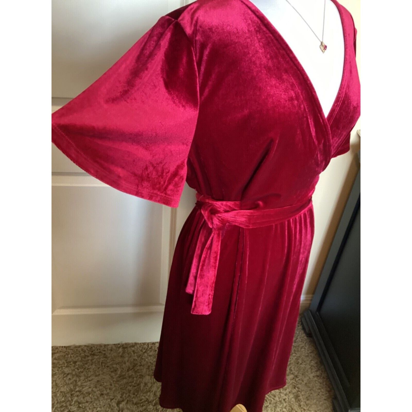 Other TACERA RED HOT VELVET V-NECK FAUX WRAP BELTED DRESS SZ PL Size L / US 10 / IT 46 - 7 Thumbnail