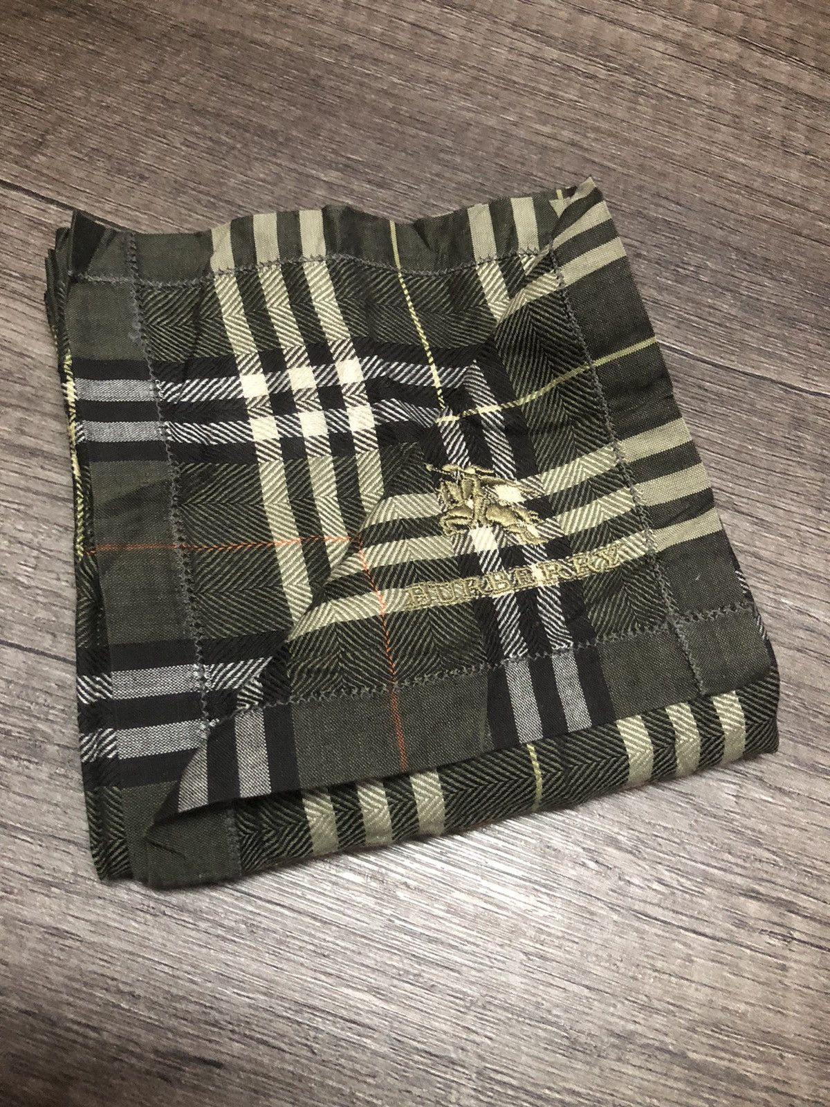 Burberry × Vintage BURBERRY HANDKERCHIEF 8x8" INCHES Size ONE SIZE - 1 Thumbnail