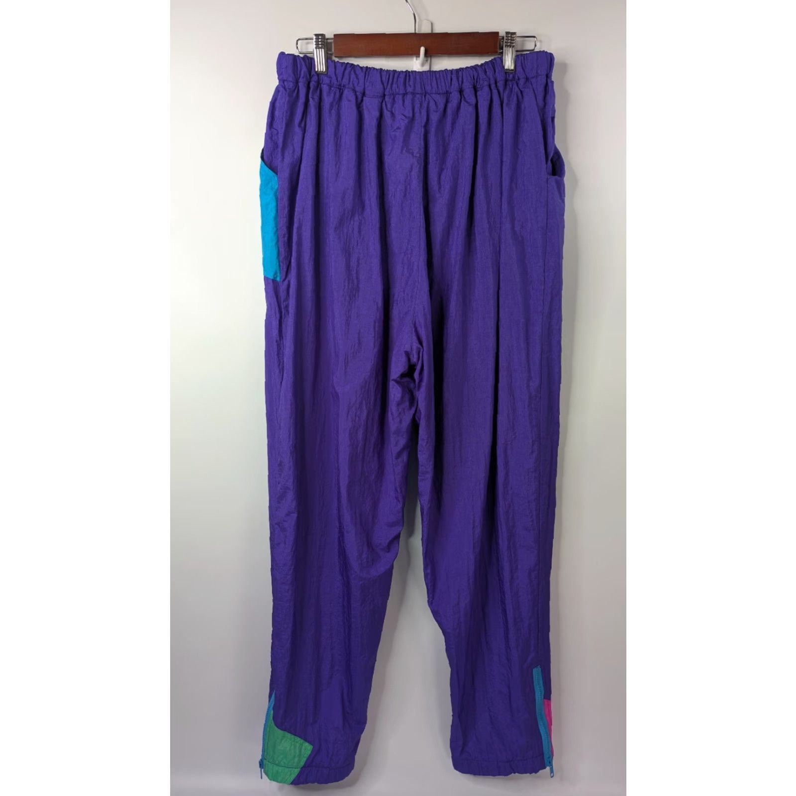 Vintage VINTAGE East West Purple Nylon Track Pants 18/20 Women Nylon Windbreaker Set Pocket Elastic Waist Wrinkle Resistant Retro 90s Athleisure Size 40" / US 18 - 5 Thumbnail