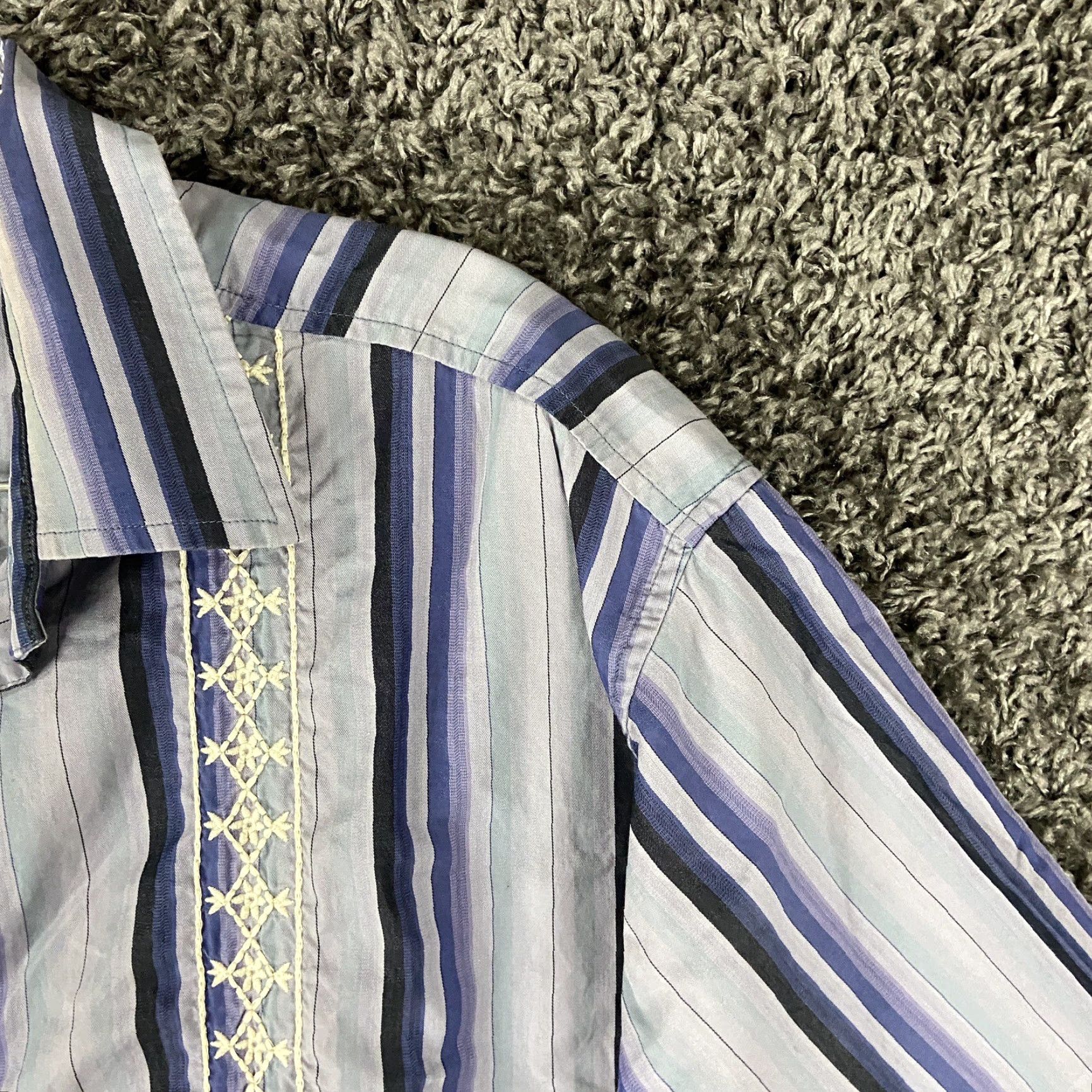 Banana Republic BANANA REPUBLIC Men's L Short Sleeve Striped Button-Up Shirt Multicolor Embroidered Size US 33 - 4 Thumbnail
