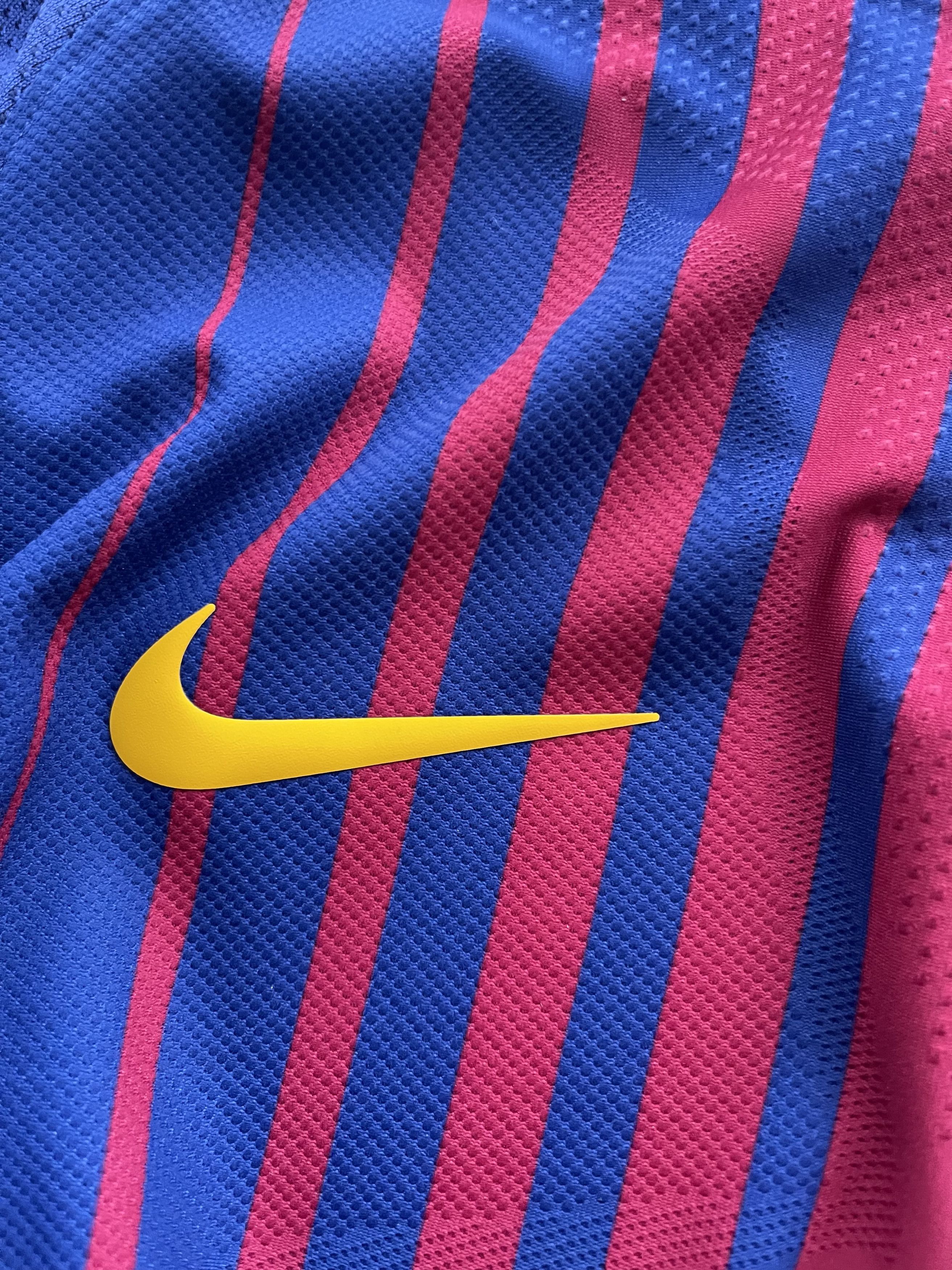 Nike FC Barcelona Nike Aeroswift Player Issue 2017-2018 BNWT Size US M / EU 48-50 / 2 - 8 Thumbnail