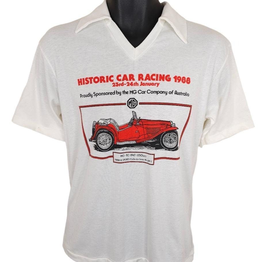 Vintage Vintage MG TC Roadster Racing T Shirt Mens Size Small White Size US S / EU 44-46 / 1 - 1 Thumbnail