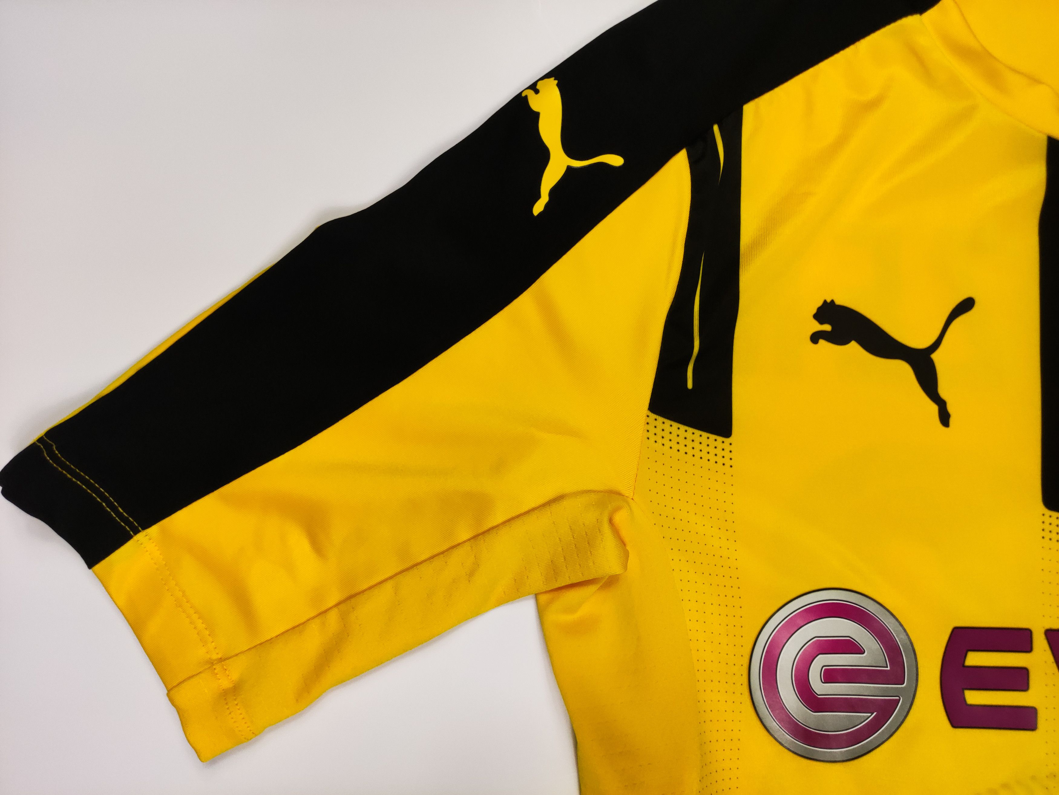 Puma Piszczek #26 Borrusia Dortmund 2016 2017 Puma Home BVB Shirt Size US S / EU 44-46 / 1 - 21 Thumbnail