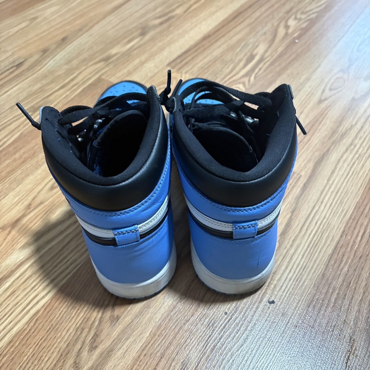 Jordan Brand Jordan 1 Retro High OG UNC Toe Size US 10 / EU 43 - 2 Thumbnail