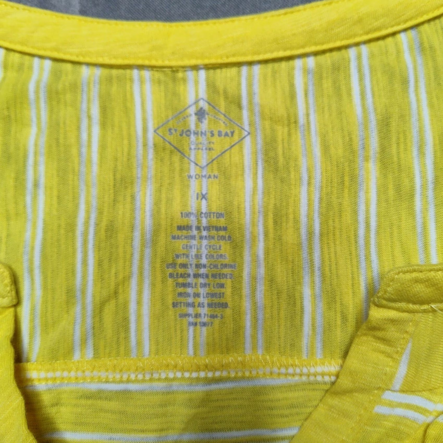 Vintage St. John's Bay Women Plus 1X Yellow Stripe Cap Sleeve V-Neck Pullover Shirt NEW Size XL / US 12-14 / IT 48-50 - 4 Thumbnail