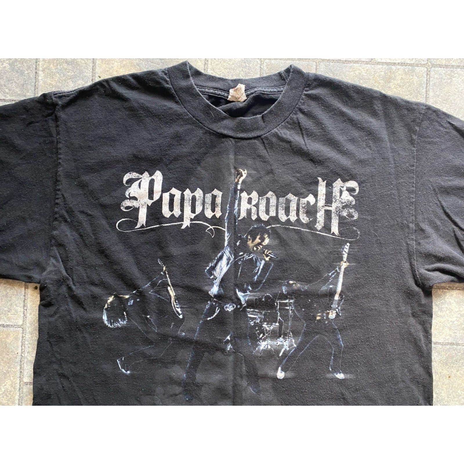 Vintage VINTAGE Papa Roach Viva La Cucaracha Tour T Shirt Alstyle Apparel Men’s Large Black Men Band Music Size US L / EU 52-54 / 3 - 5 Thumbnail