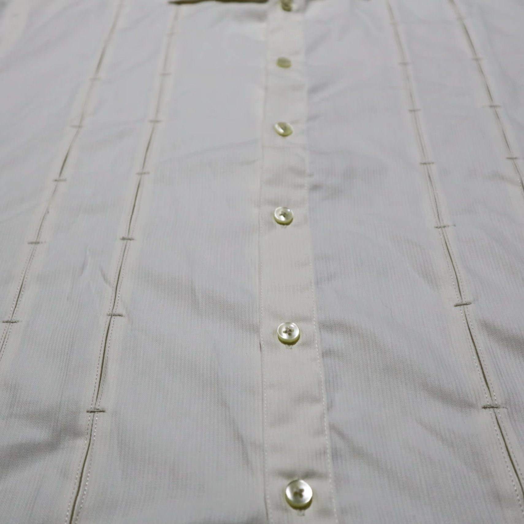 Van Heusen Van Heusen Shirt Men Dress Shirt White Long Sleeve Button Down 16.5 16/16.5 Wrinkle Free Pocket Size 46R - 4 Thumbnail