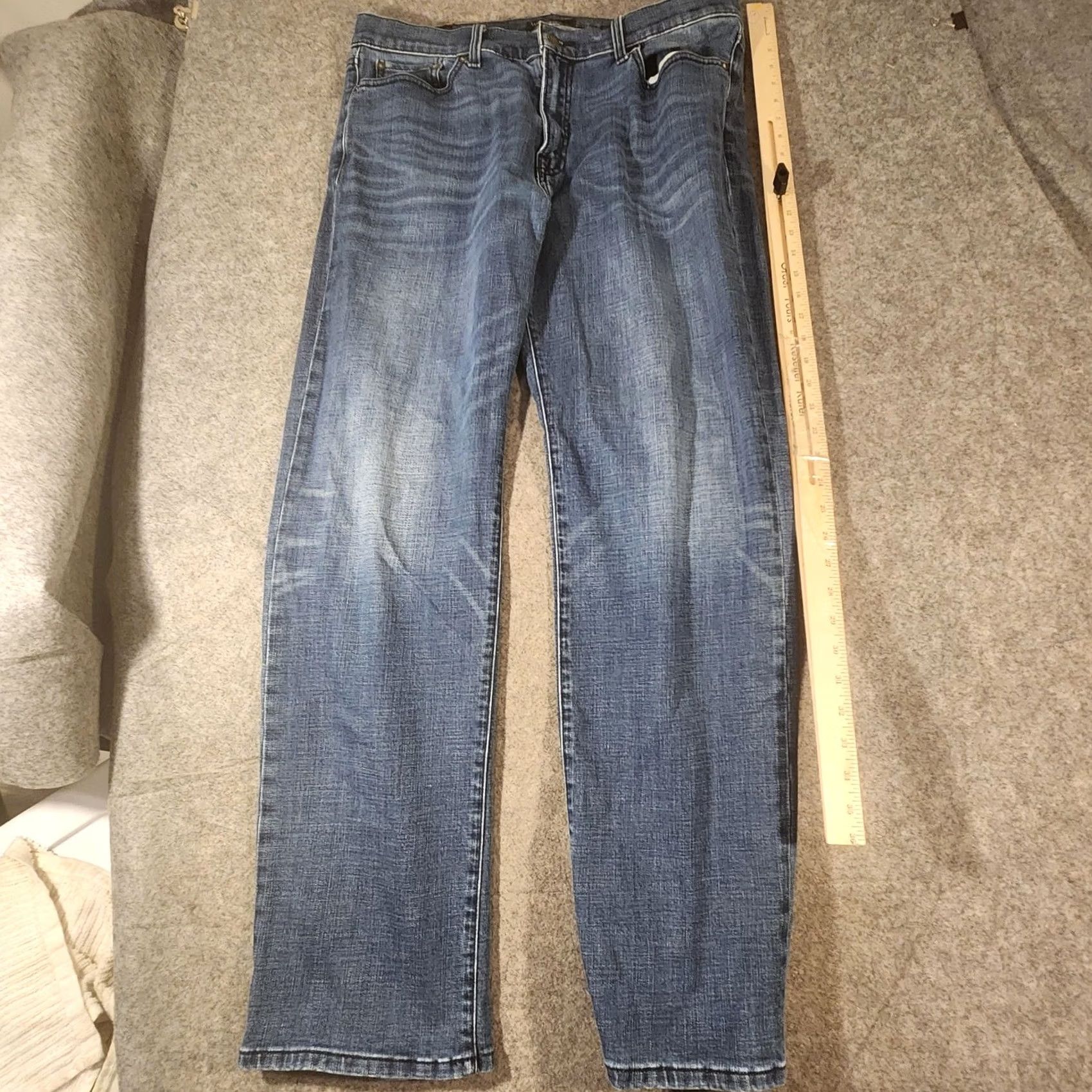 Lucky Brand Lucky Brand 363 Straight Jeans Mens 32 Blue Medium Wash Denim Vintage Straight Size US 32 / EU 48 - 7 Thumbnail