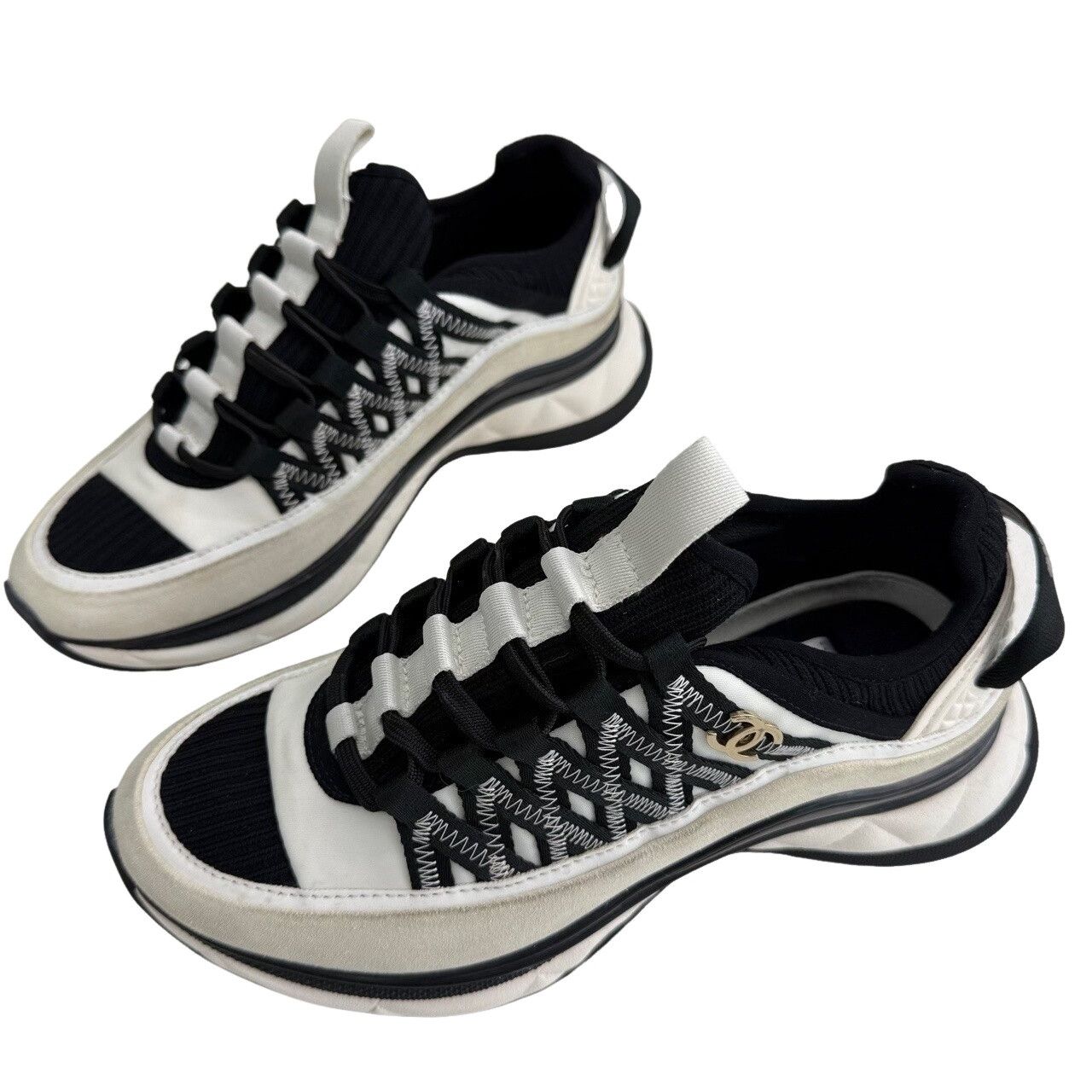 Chanel Chanel CC Logo Low-Top Sneakers Size 36 Size US 5 / IT 35 - 1 Thumbnail