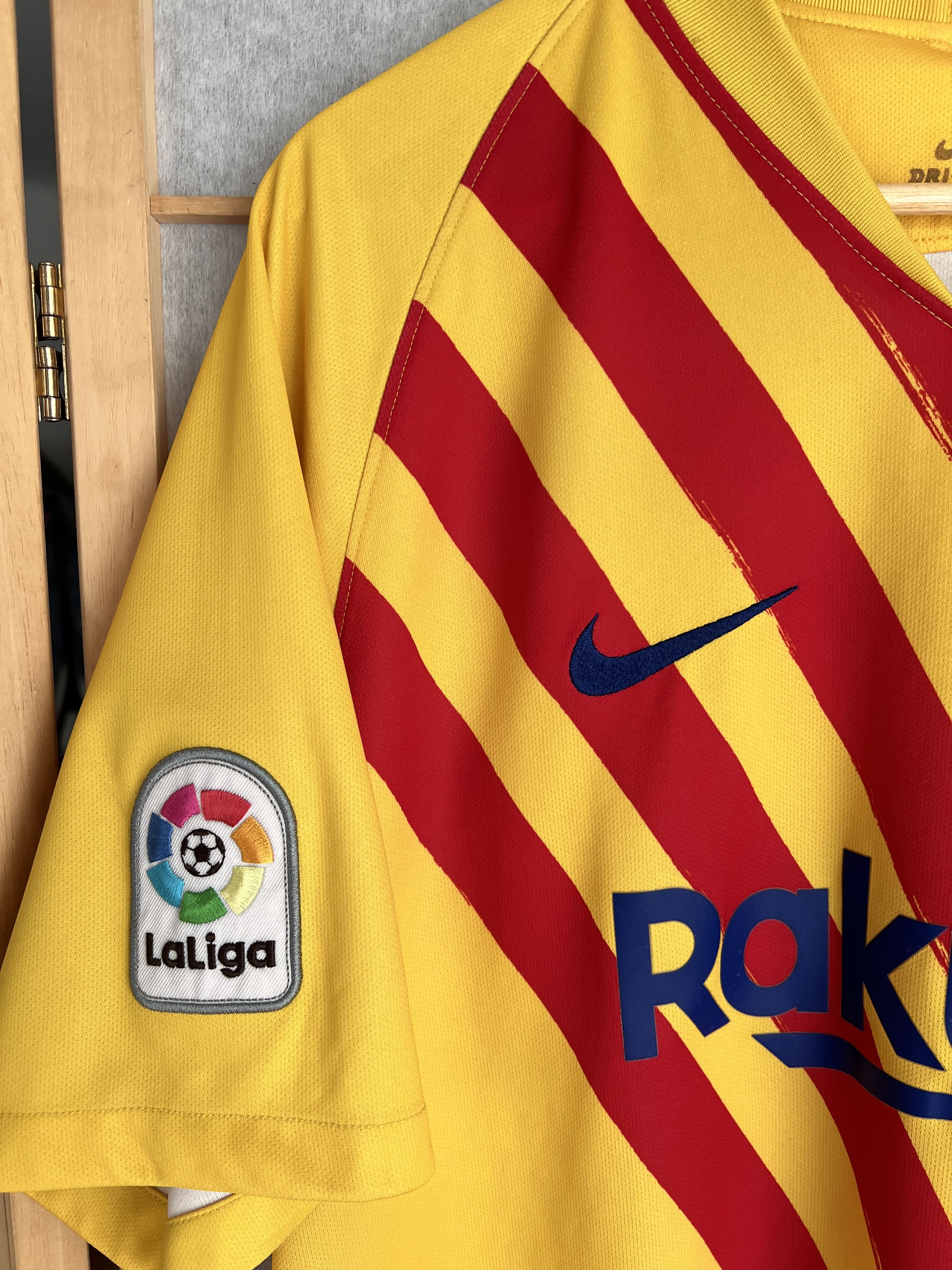 Nike RARE! Nike FC Barcelona Senyera 2020 jersey football shirt Size US XXL / EU 58 / 5 - 3 Thumbnail
