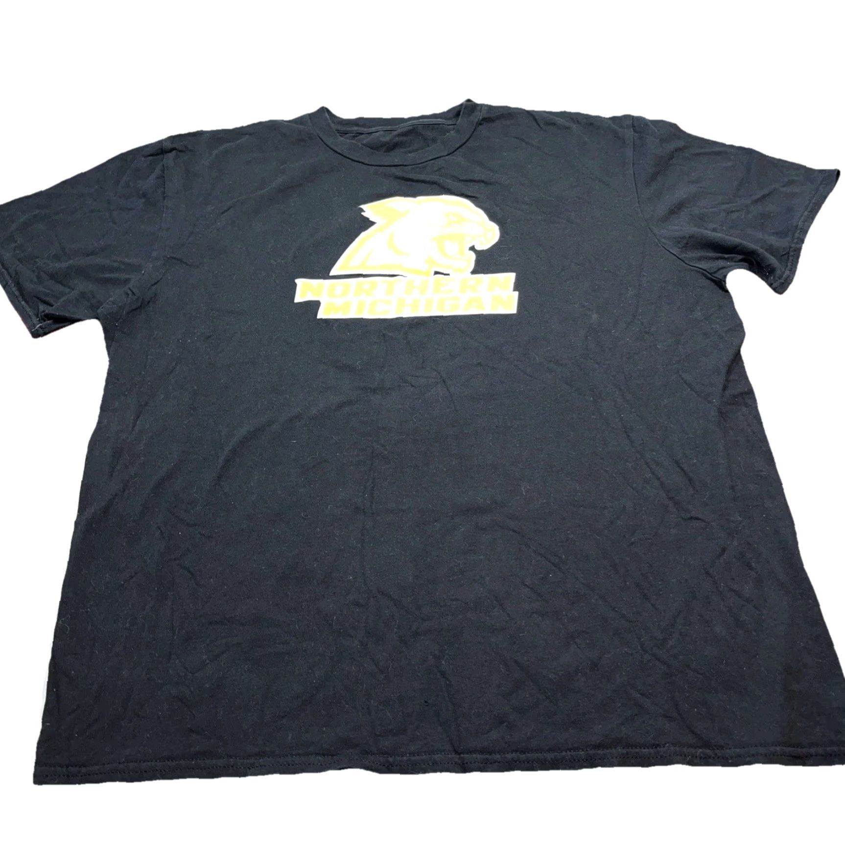 Fruit Of The Loom NORTHERn MICHIGAN UNIVERSITY T Shirt Mens L yellow CAT Logo Front cotton NMU Logo University Men Short Sleeve Crew Neck All Seasons Size US L / EU 52-54 / 3 - 3 Thumbnail