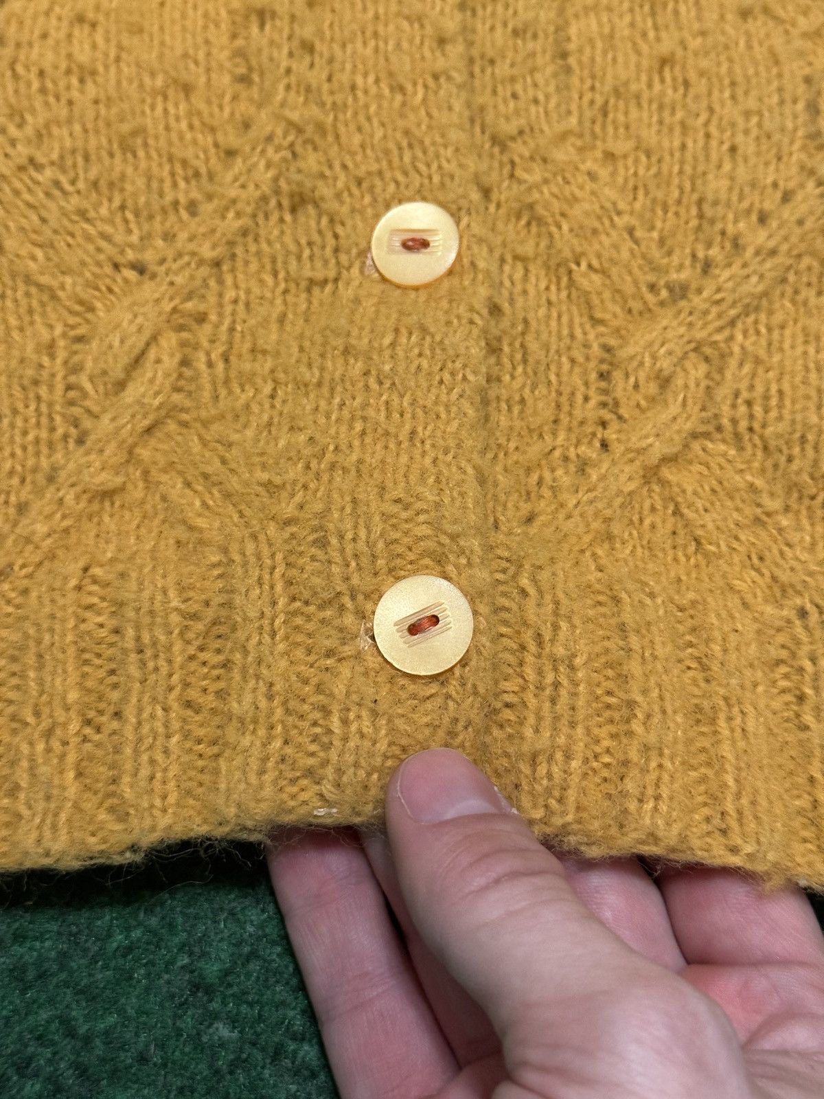 Vintage True Vintage 50s Yellow Knit Cat Eye 21x21 Yellow Sweater Size XS / US 0-2 / IT 36-38 - 2 Thumbnail