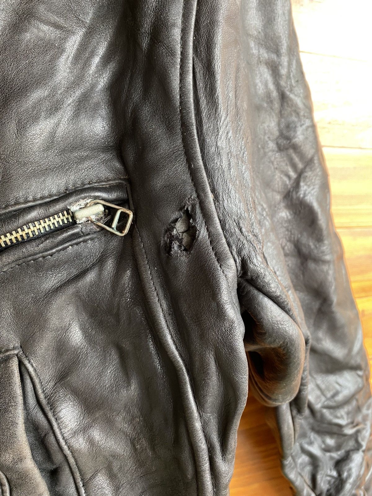 Vintage Vintage H.I.S. Genuine Leather Bomber Jacket Black | Classic Size US M / EU 48-50 / 2 - 6 Thumbnail
