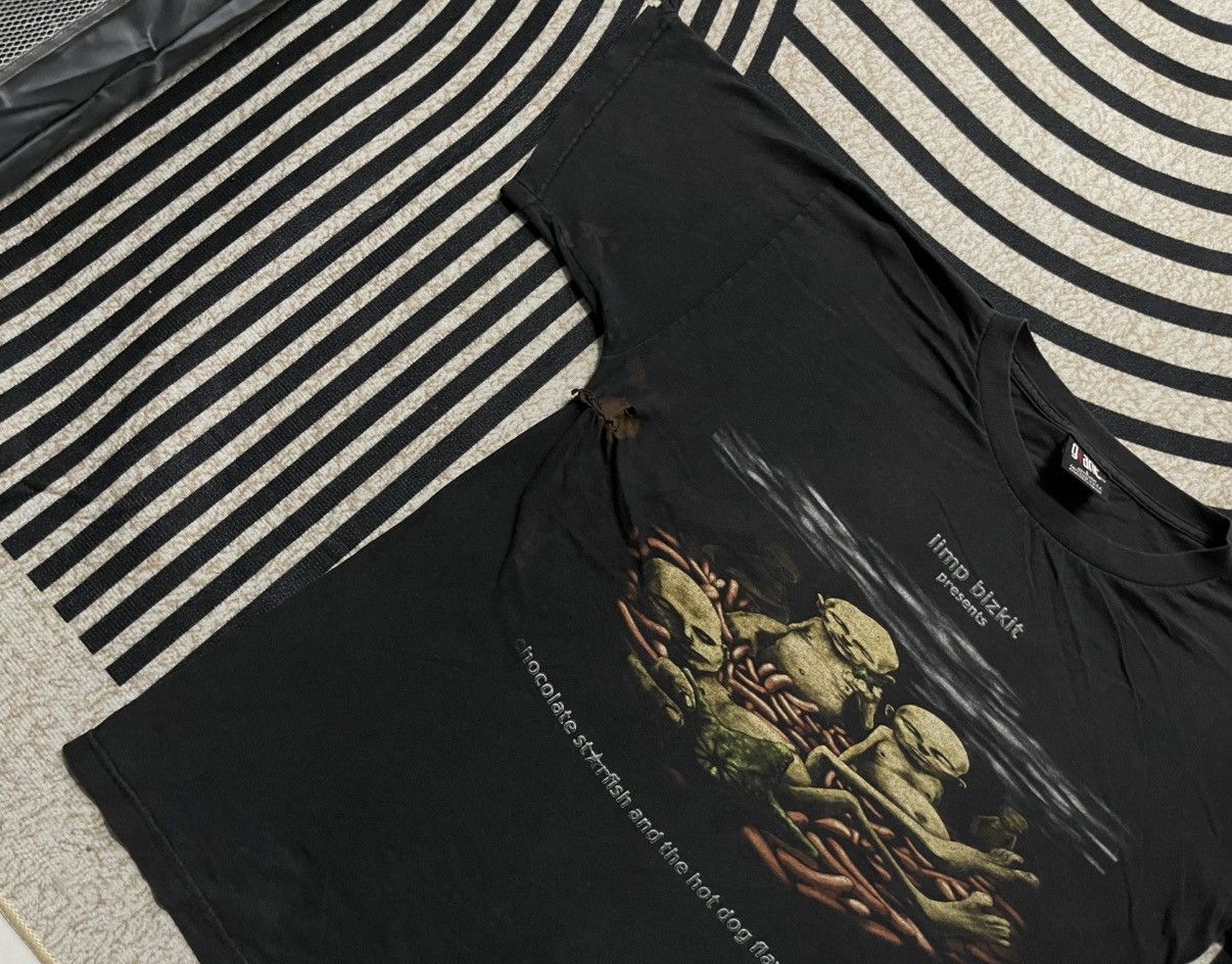 Band Tees 2000 LIMP BIZKIT CHOCOLATE START FISH DISTRESSED TEES Size US L / EU 52-54 / 3 - 5 Thumbnail