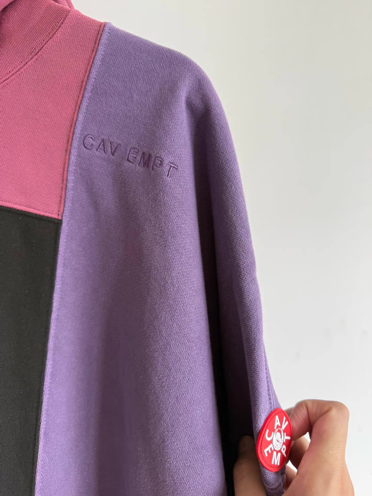 Cav Empt C.E Cavempt 21AW purple panel hoodie Q17 Size US XL / EU 56 / 4 - 3 Thumbnail
