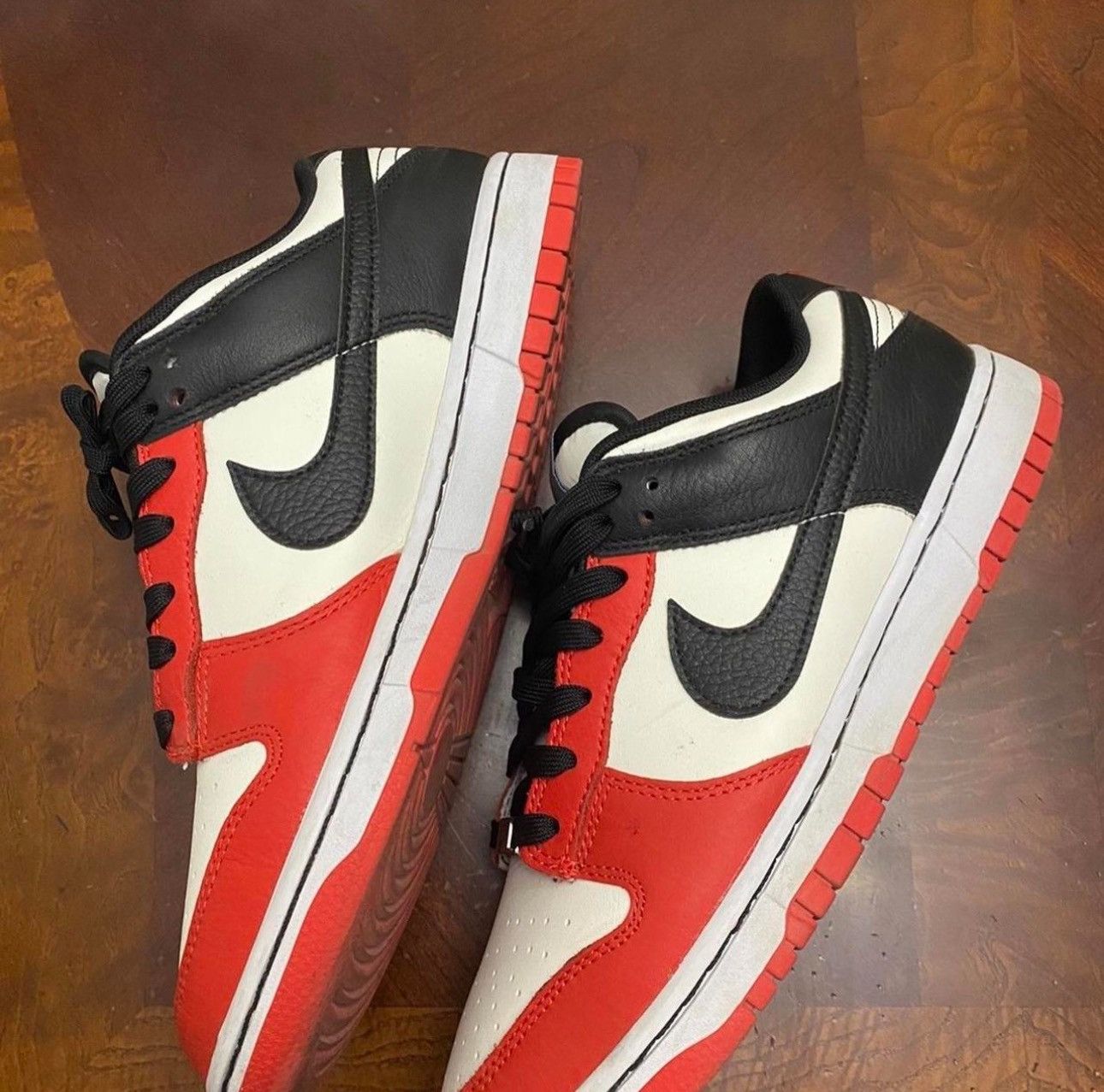 Nike Nike Dunk Low EMB x NBA 75th Anniversary - Bulls 2021 Size US 9.5 / EU 42-43 - 3 Thumbnail