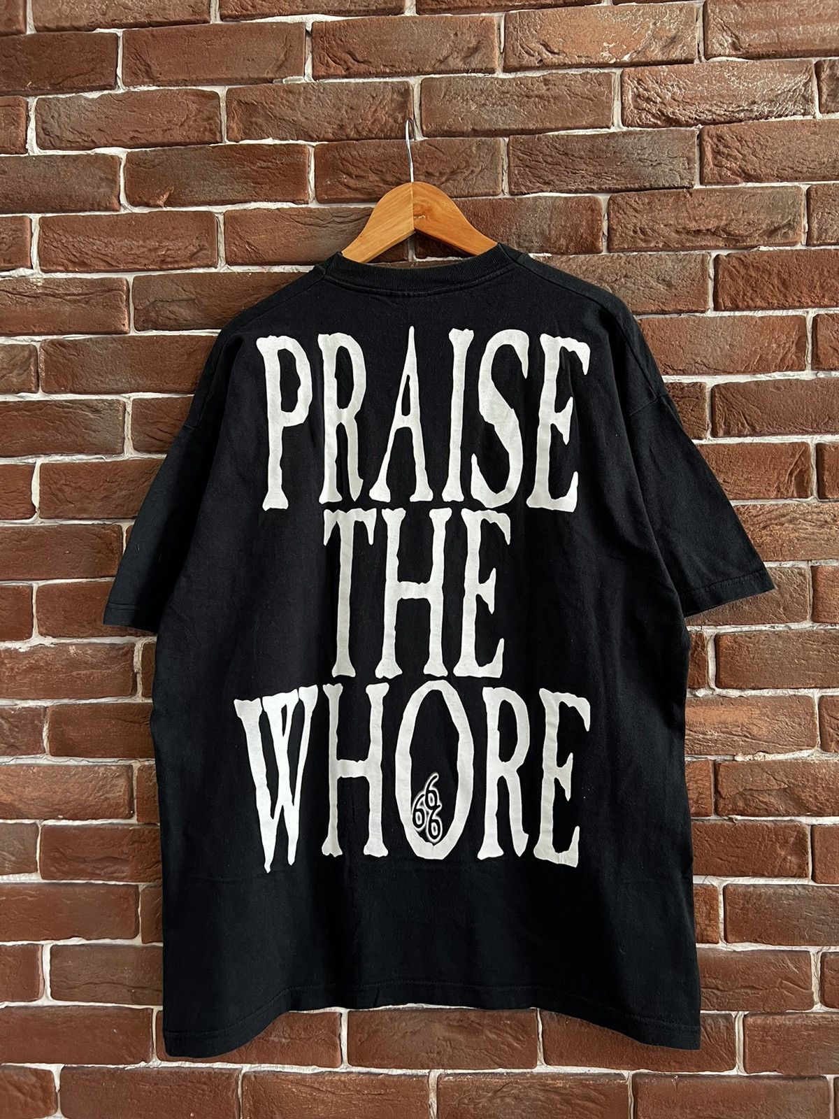 Band Tees Vintage 1998 Cradle of Filth "Praise The Whore" Band Tshirt Size US XL / EU 56 / 4 - 2 Thumbnail