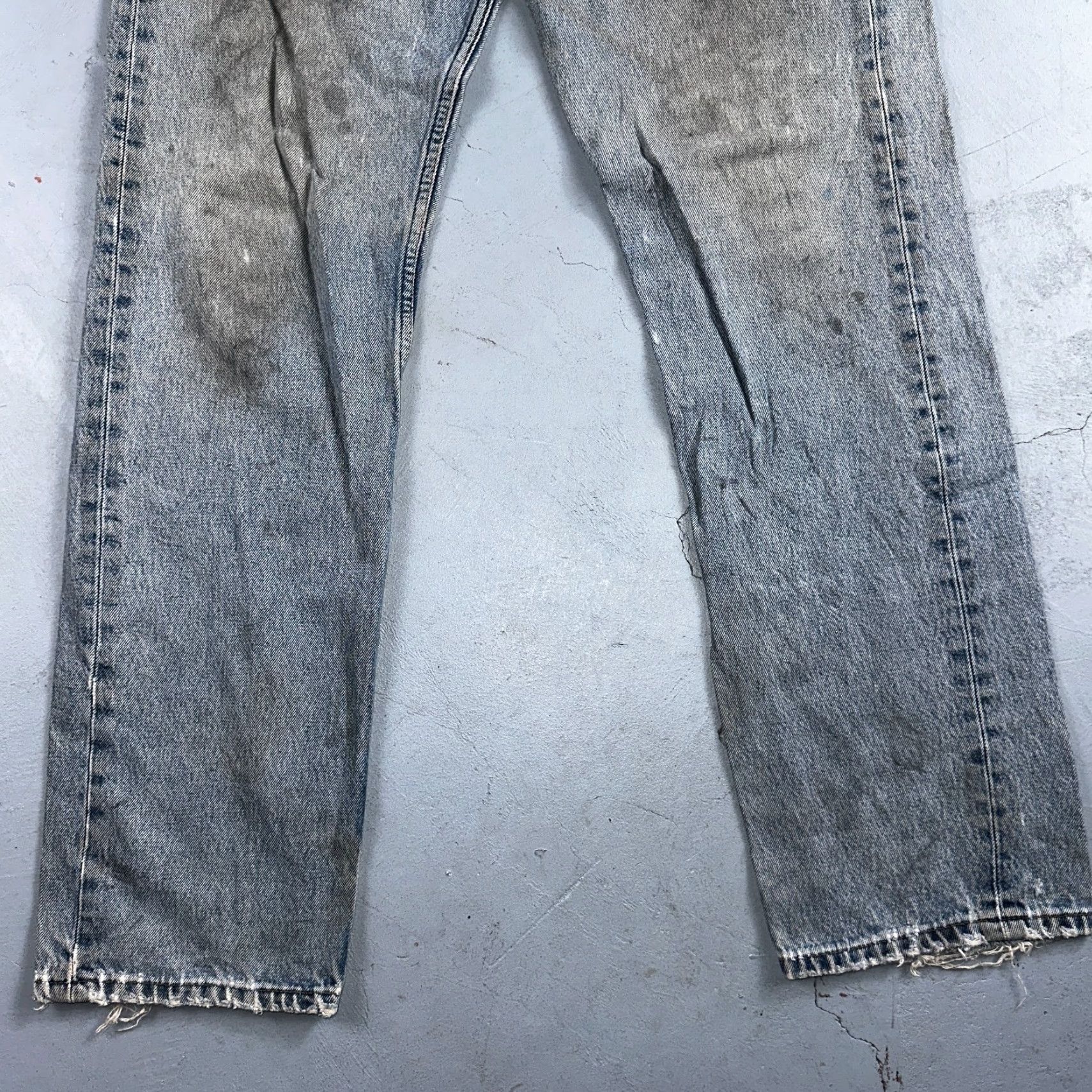 Levi's VINTAGE Levi's 501 Jeans Straight 36x34 Blue Light Wash 90s Womens/Mens? Size US 36 / EU 52 - 3 Thumbnail