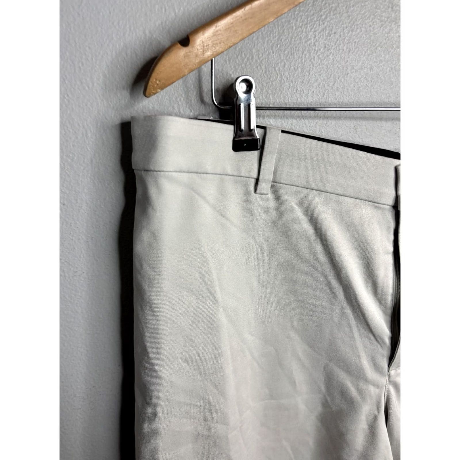 Nike Nike Dri-Fit Shorts Mens 38 Golf Performance Lightweight Athletic Polyester Beige Size US 38 / EU 54 - 2 Thumbnail
