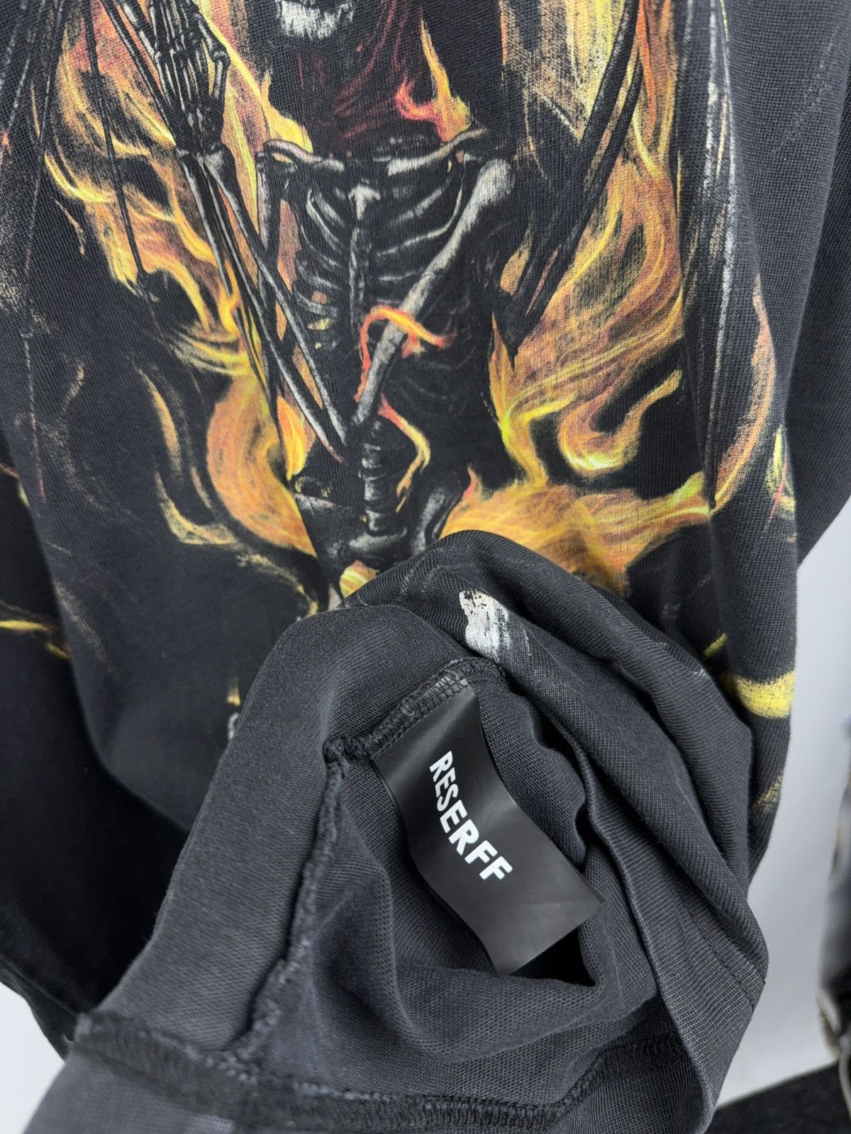 Japanese Brand 00s Reserff “Throne of Mercy” Burning Skeleton Faded Tee L Size US L / EU 52-54 / 3 - 7 Thumbnail