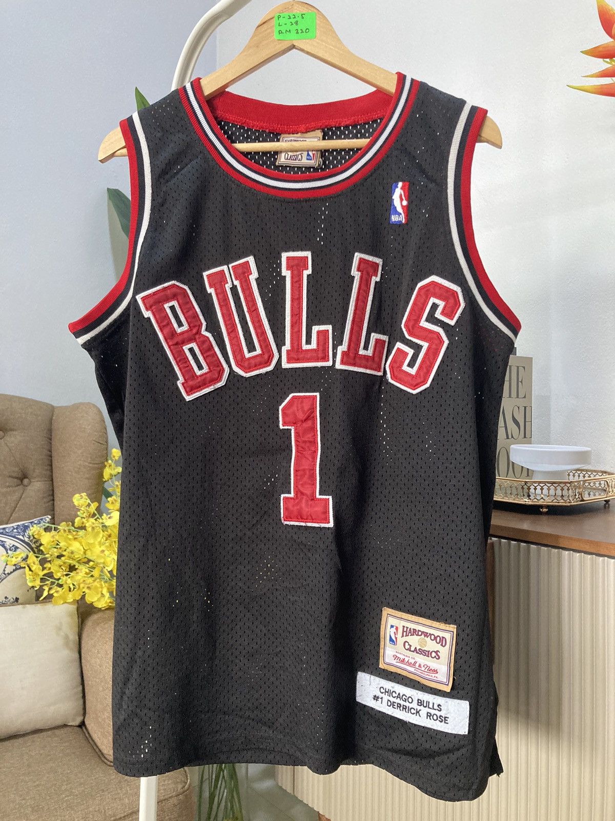 image of Mitchell Ness x NBA Sleeveless 1 Derrick Rose Shirt in Black, Men's (Size Large)
