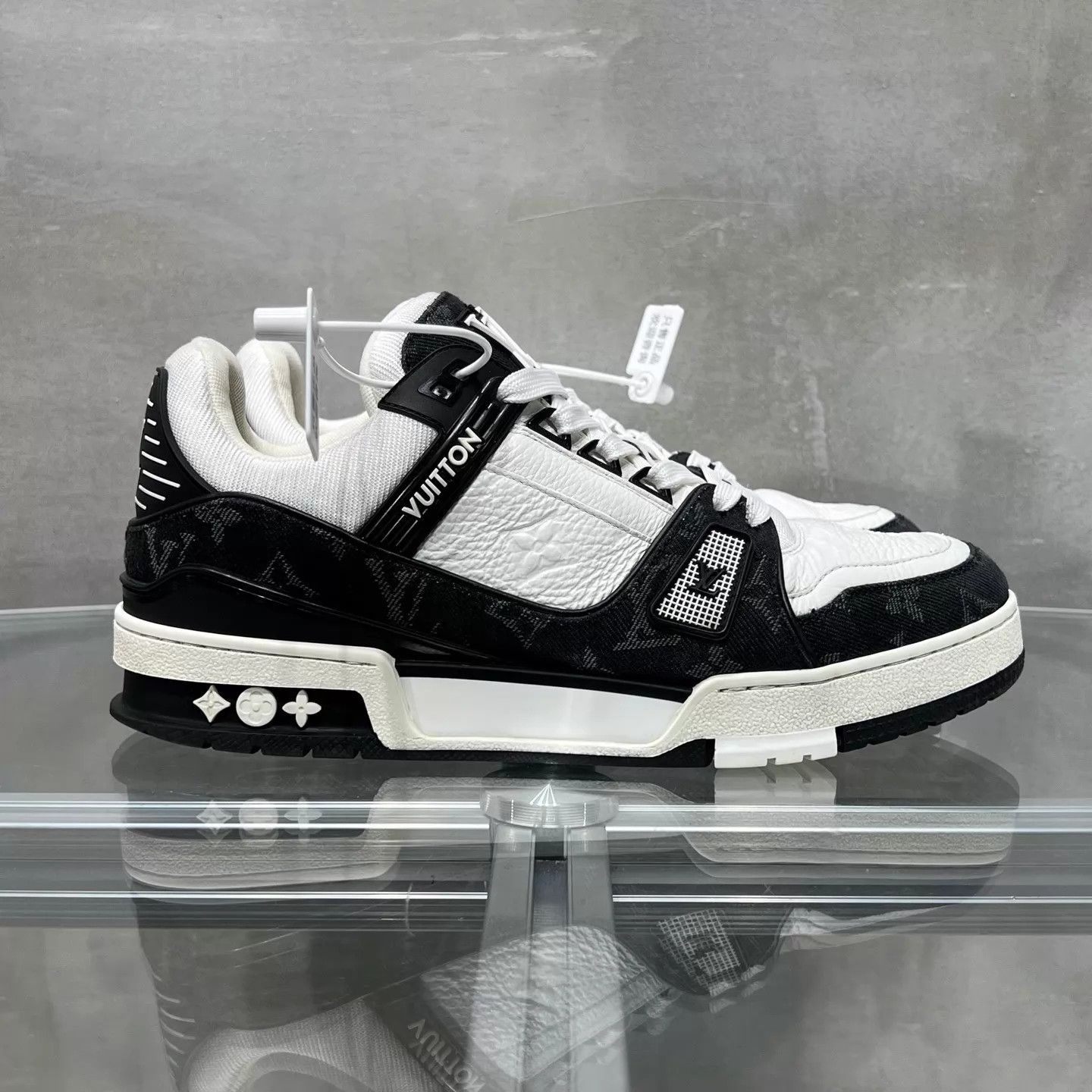 Louis Vuitton LV Trainer Black and White Denim UK6/40 Size US 7 / EU 40 - 4 Thumbnail