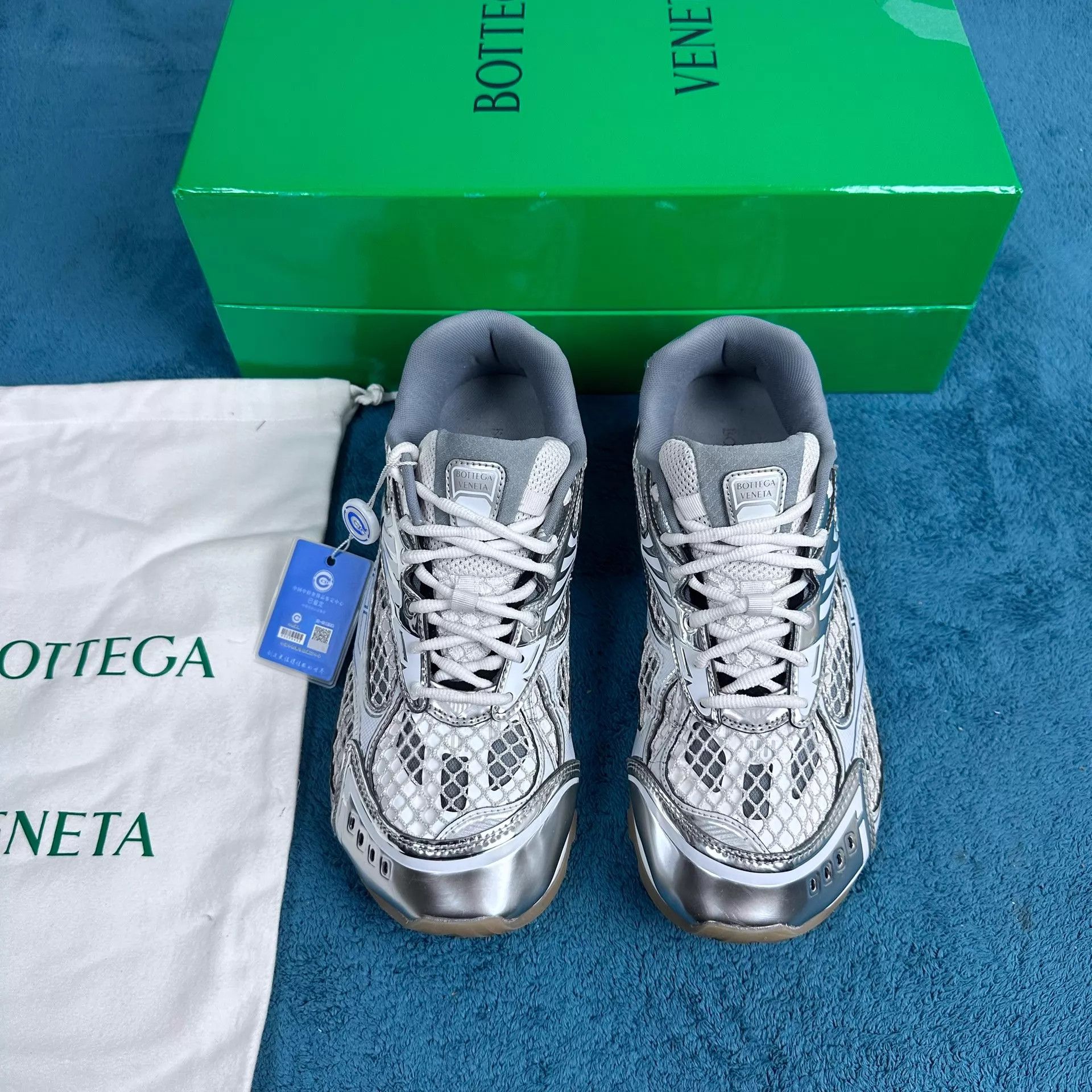 Bottega Veneta Bv Orbit Low-Top Casual Sneakers Silver/White 42 Size US 9 / EU 42 - 1 Thumbnail