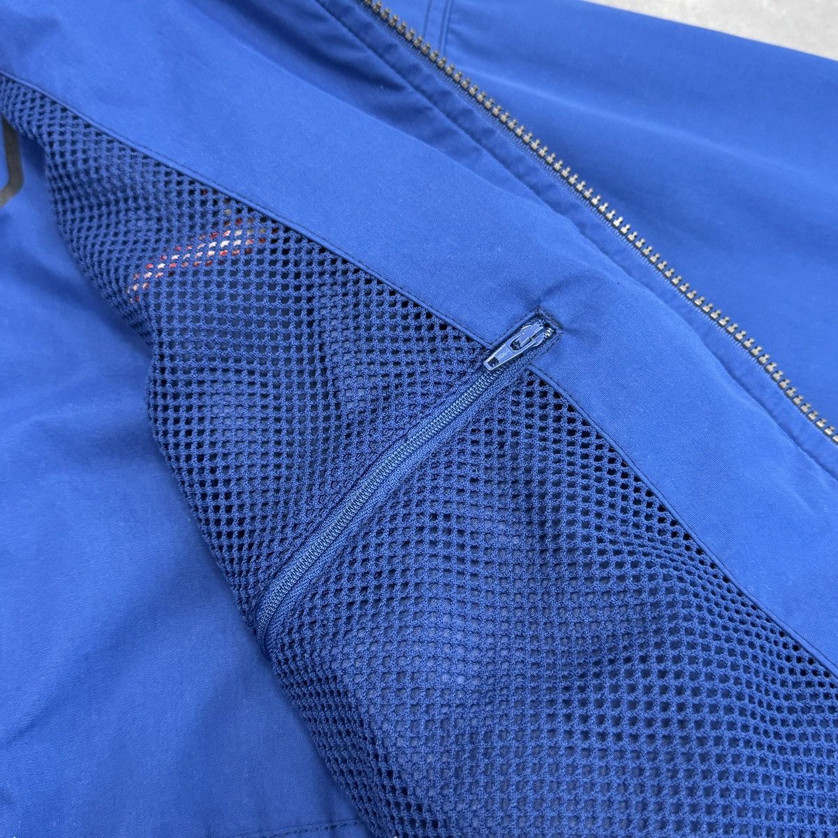 Nike Vintage Nike Embroidered Logo Bomber Jacket Blue Men Size L Size US L / EU 52-54 / 3 - 13 Thumbnail
