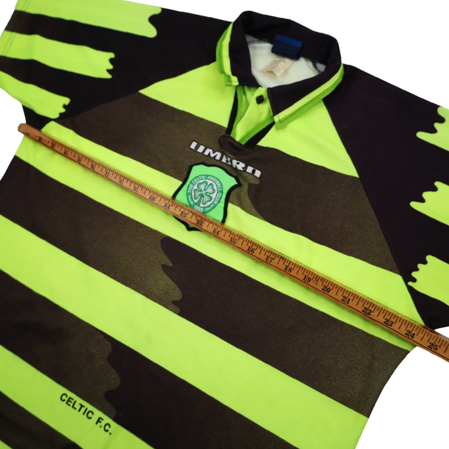 Umbro VINTAGE Umbro The Celtics F.C. Away Jersey Green Shirt Mens Large Size US L / EU 52-54 / 3 - 7 Thumbnail