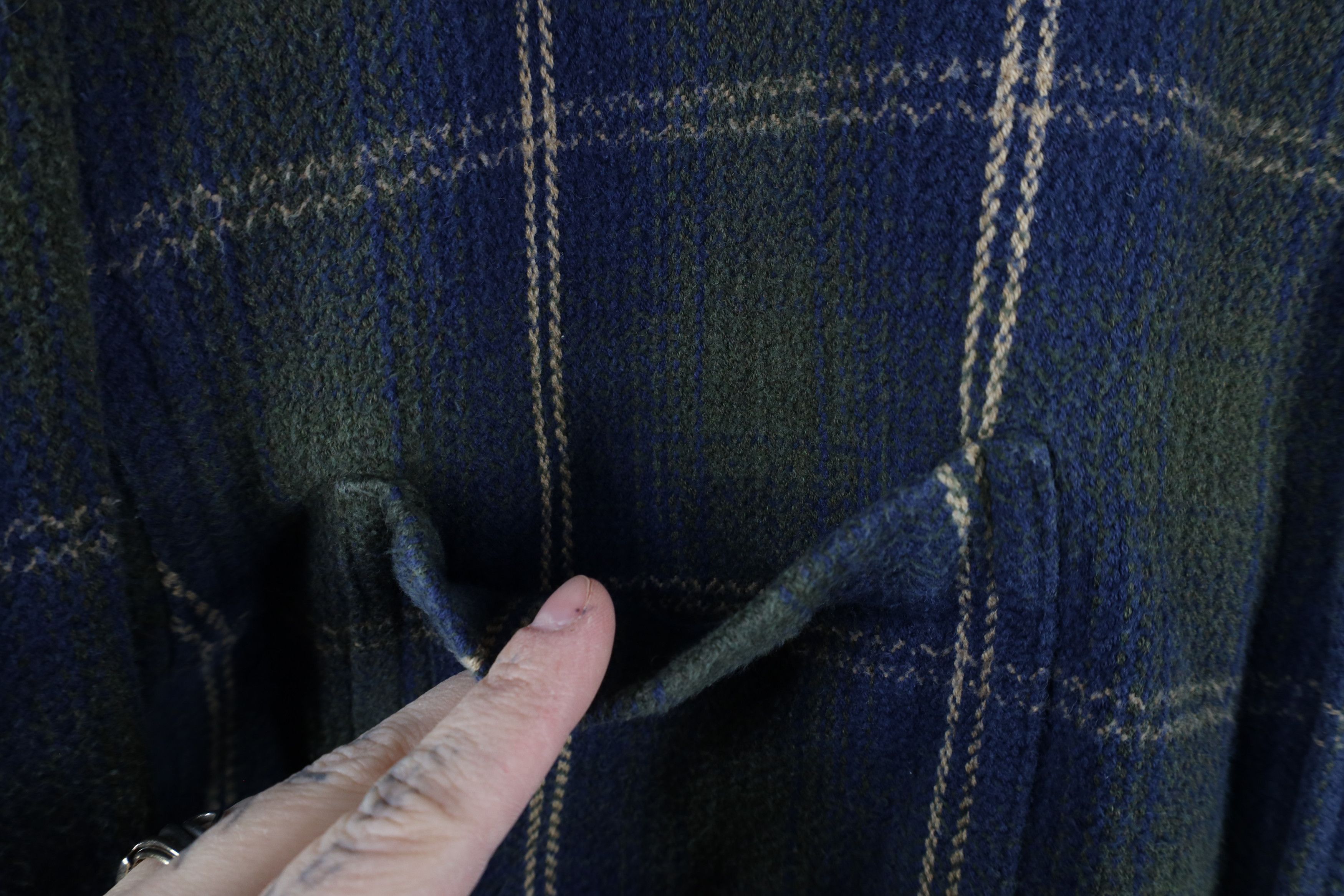 Vintage Vintage 90s Streetwear Heavyweight Button Shirt Plaid Size US L / EU 52-54 / 3 - 7 Thumbnail