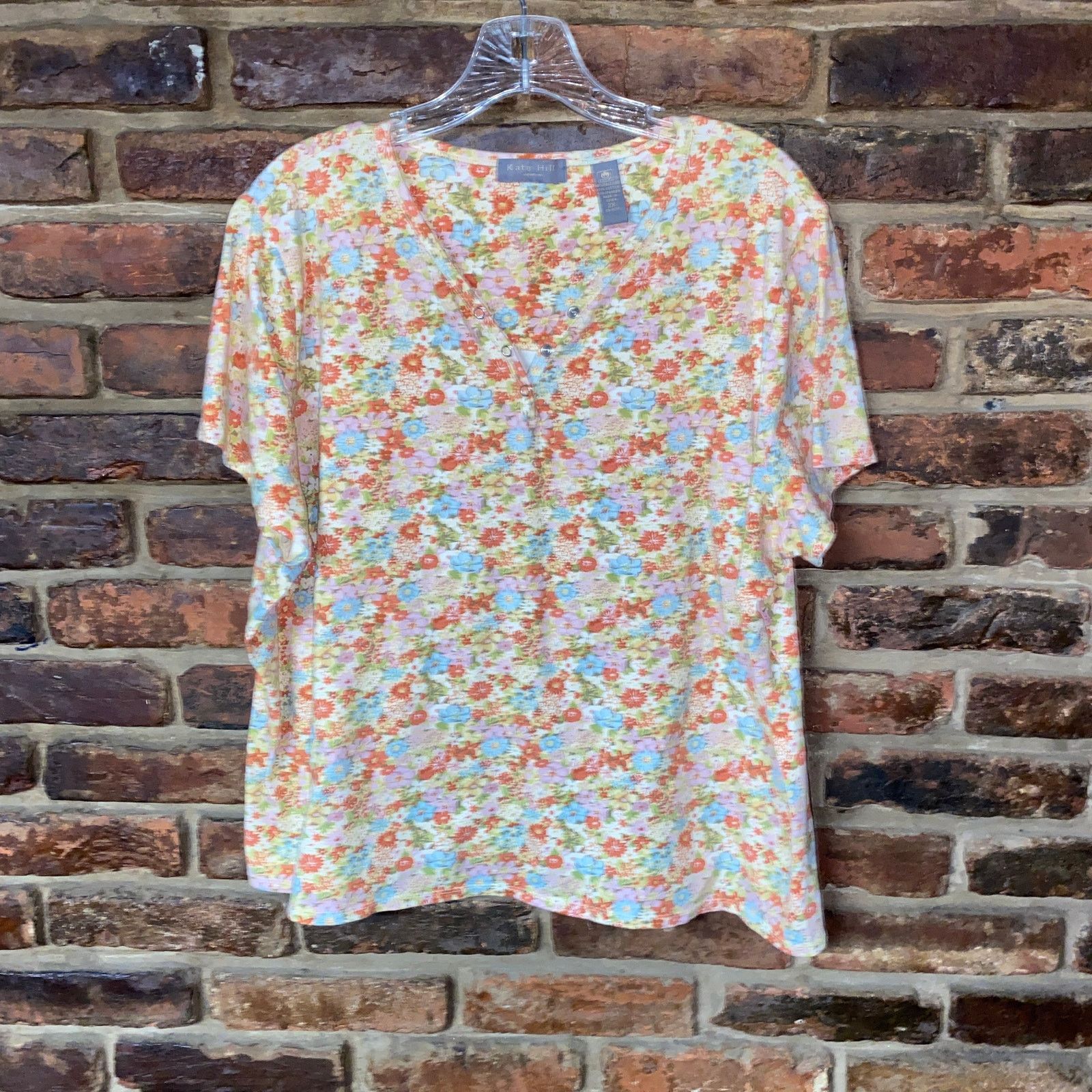Other Kate Hill Floral Short Sleeve Henley Button Top 2X Size XXL / US 16-18 / IT 52-54 - 1 Thumbnail