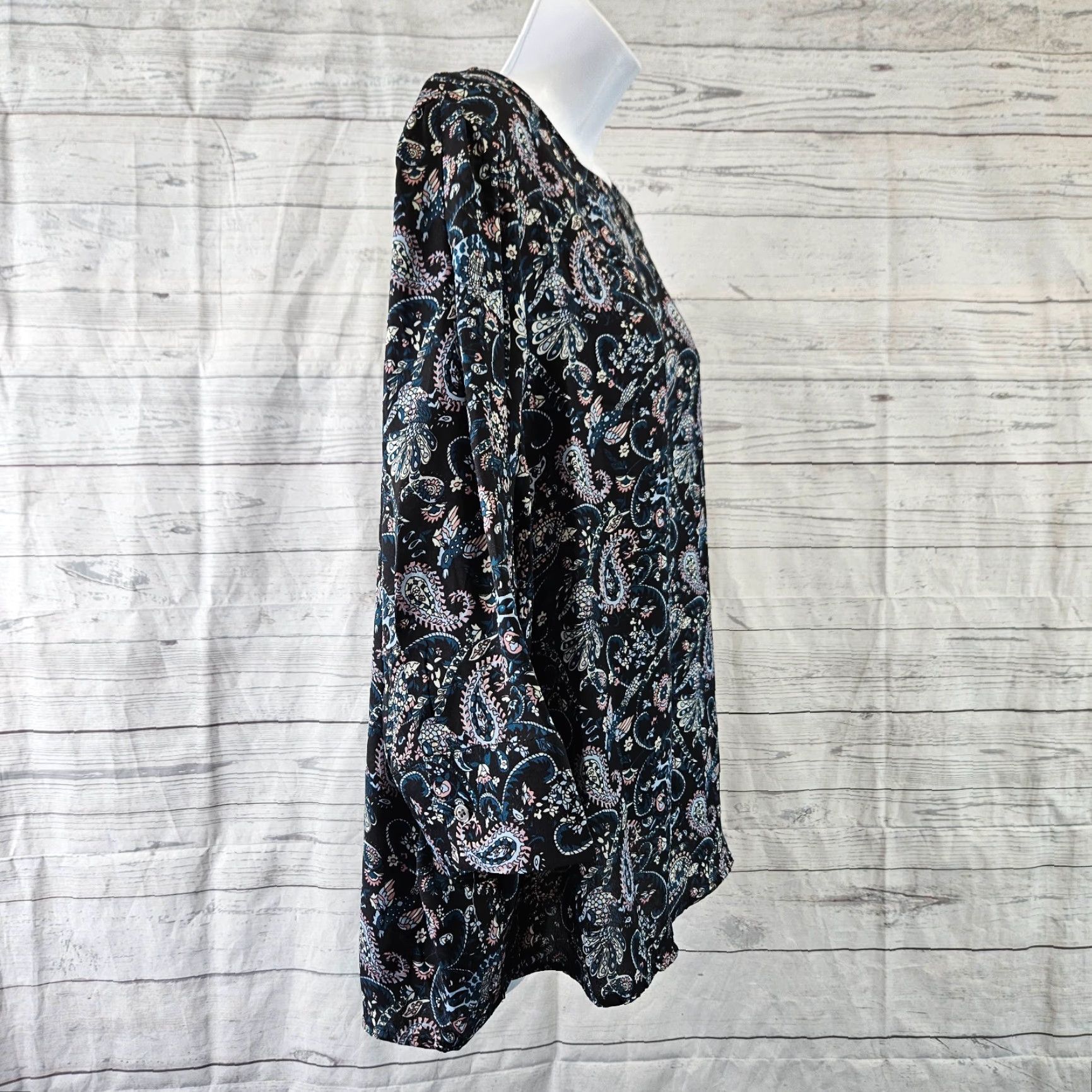 Vintage **T Tahari Women's XL Black Teal 3/4 Sleeve Paisley Blouse** User: T Tahari Women's XL Black Teal 3/4 Sleeve Paisley Blouse Size XL / US 12-14 / IT 48-50 - 3 Thumbnail