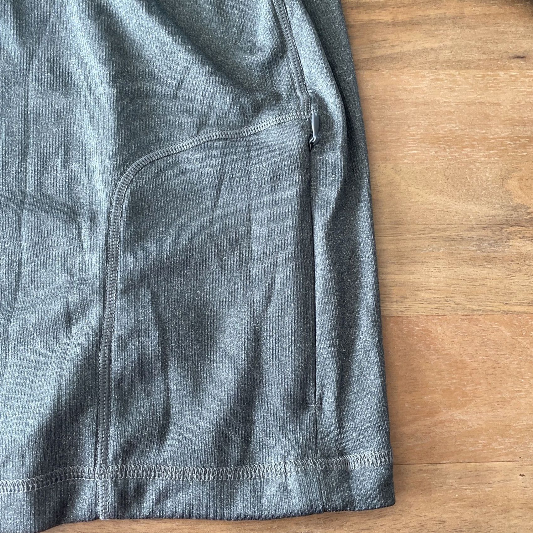 Rhone Rhone Mens L Gray Performance Sweater Active 1/4 Zip Back Pocket Logo Athletic Size US L / EU 52-54 / 3 - 7 Thumbnail