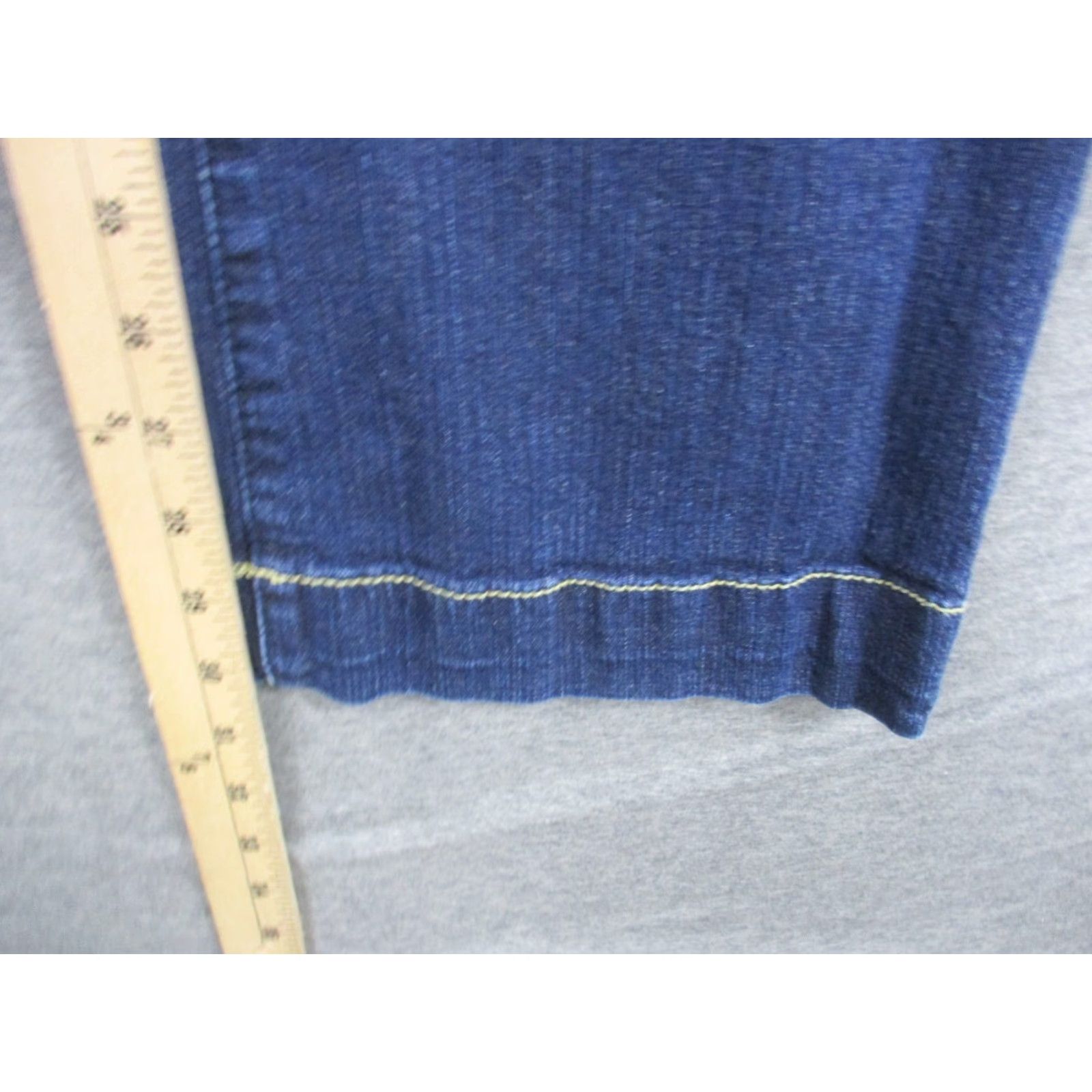 Bill Blass VINTAGE Bill Blass Jeans Flared Bootcut Stretch 10 Women's Comfort Regular Blue Denim 5-Pocket Mens? Girls? Size 32" / US 10 / IT 46 - 5 Thumbnail