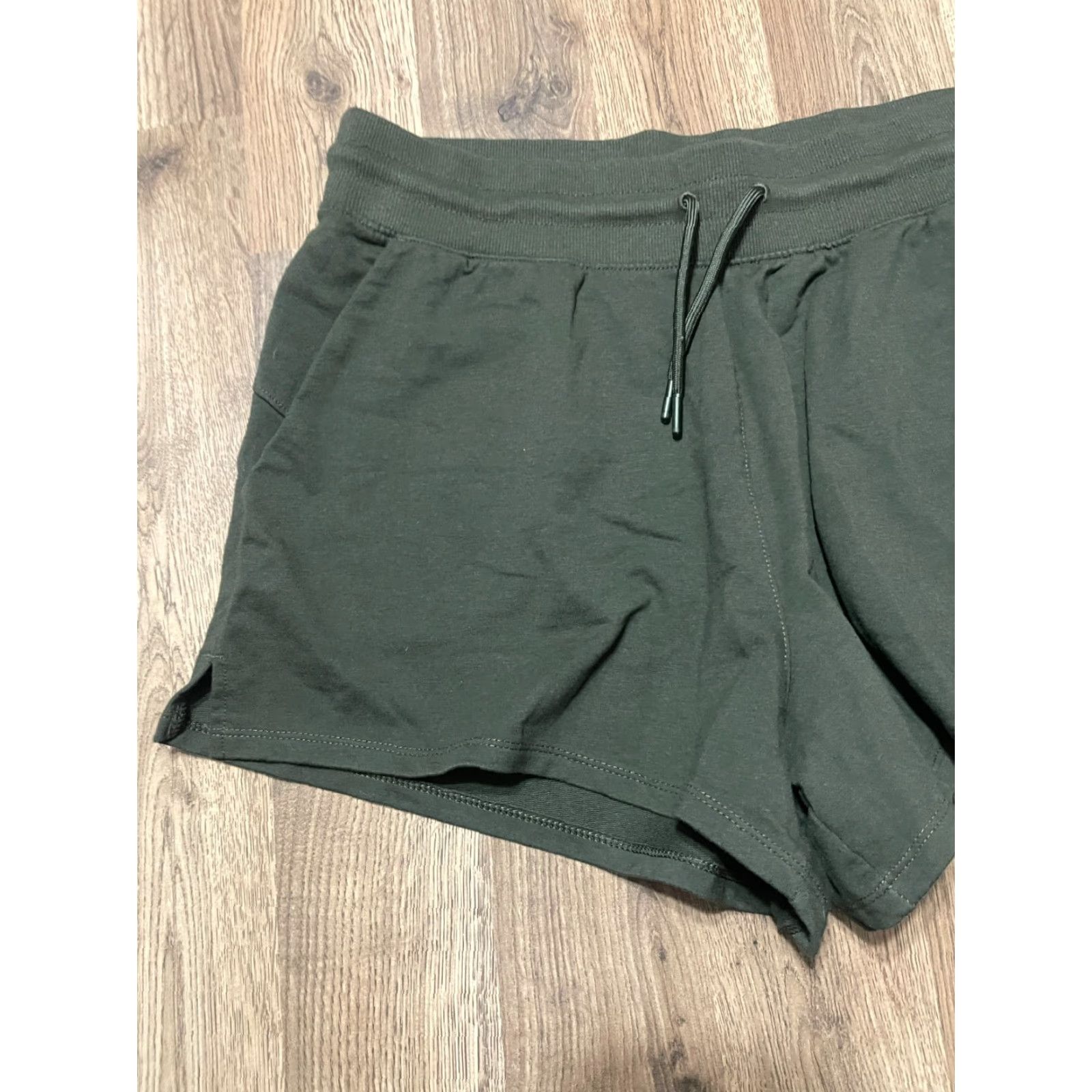 Vintage All In Motion Shorts Women's XL Green Tie Waist Pull On Casual Spring Summer Fall Womens Size 40" / US 18 - 3 Thumbnail