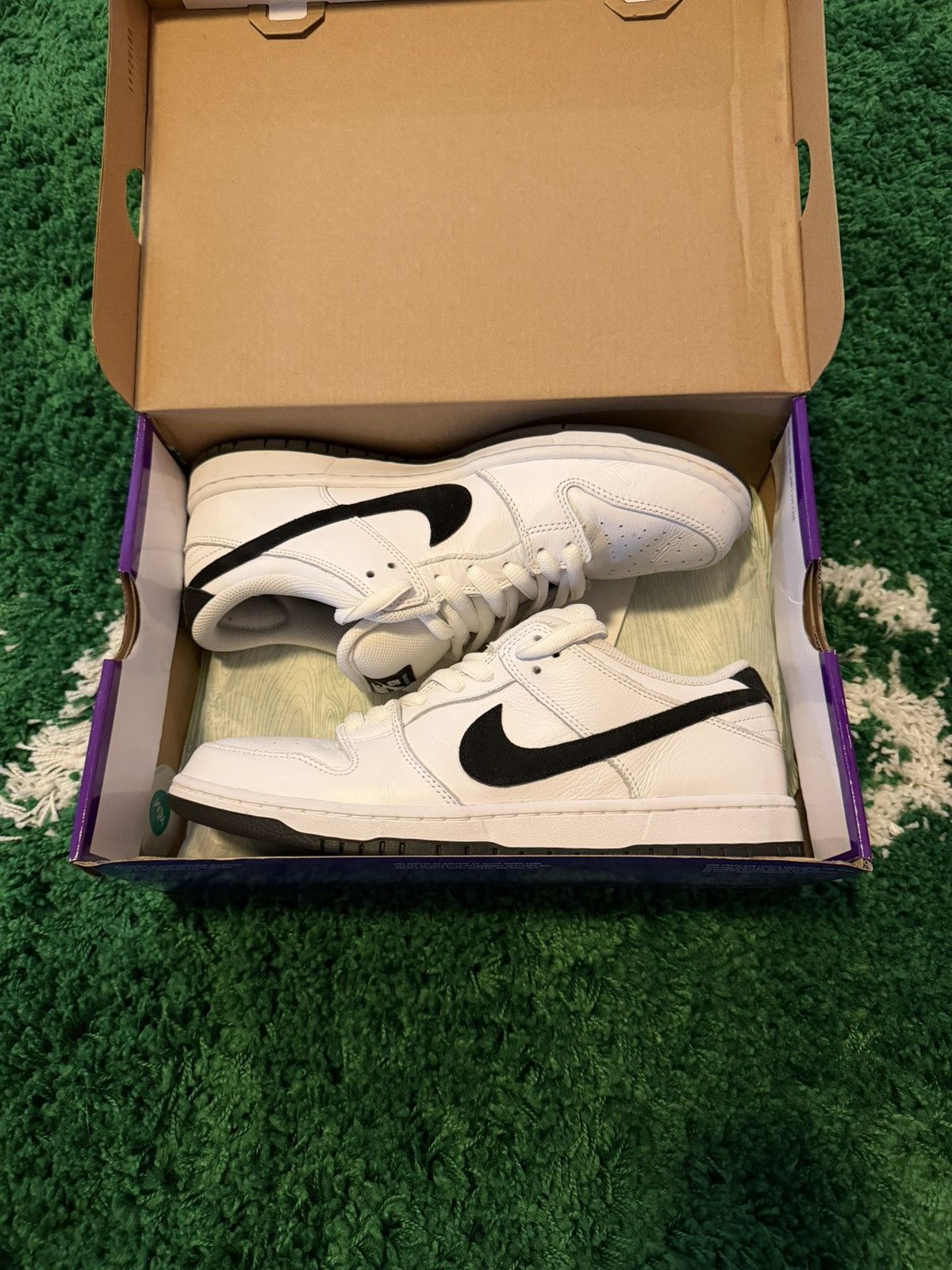 Nike Nike SB Dunk Low Pro White Black 11 Size US 11 / EU 44 - 1 Thumbnail